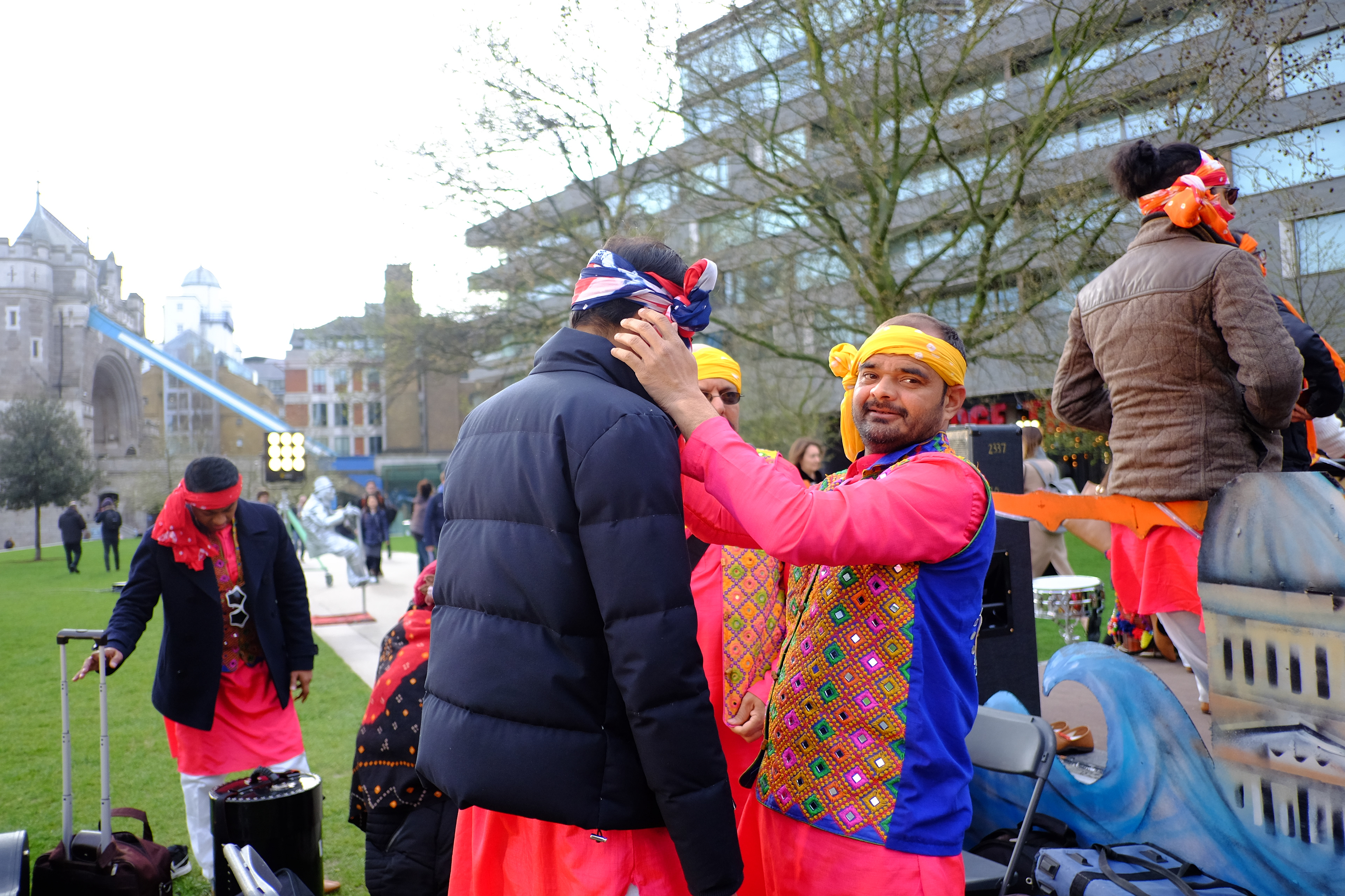 Bollywood film cast, Tower Bridge