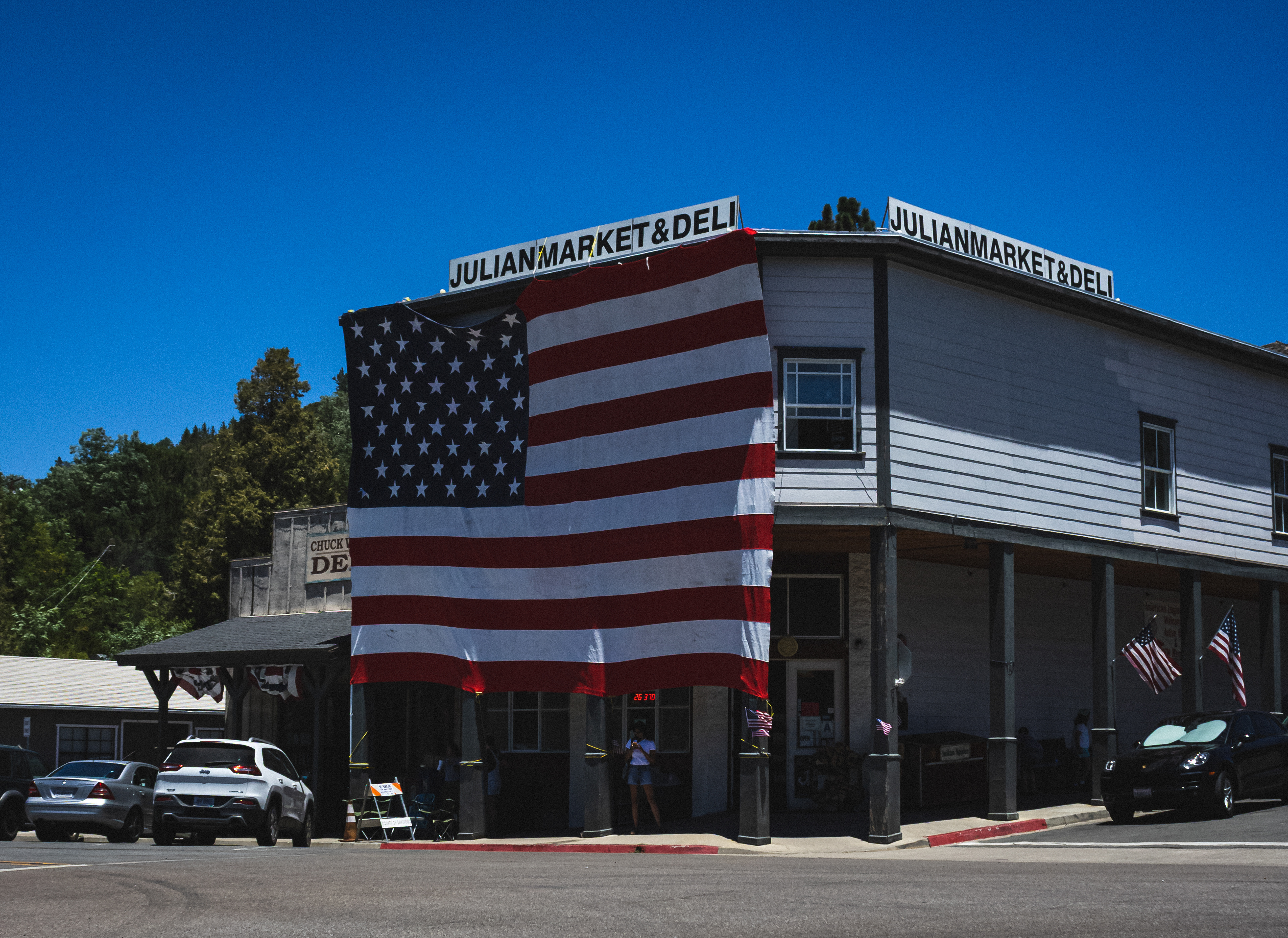 the town of Julian set up for a 4th of July Parade