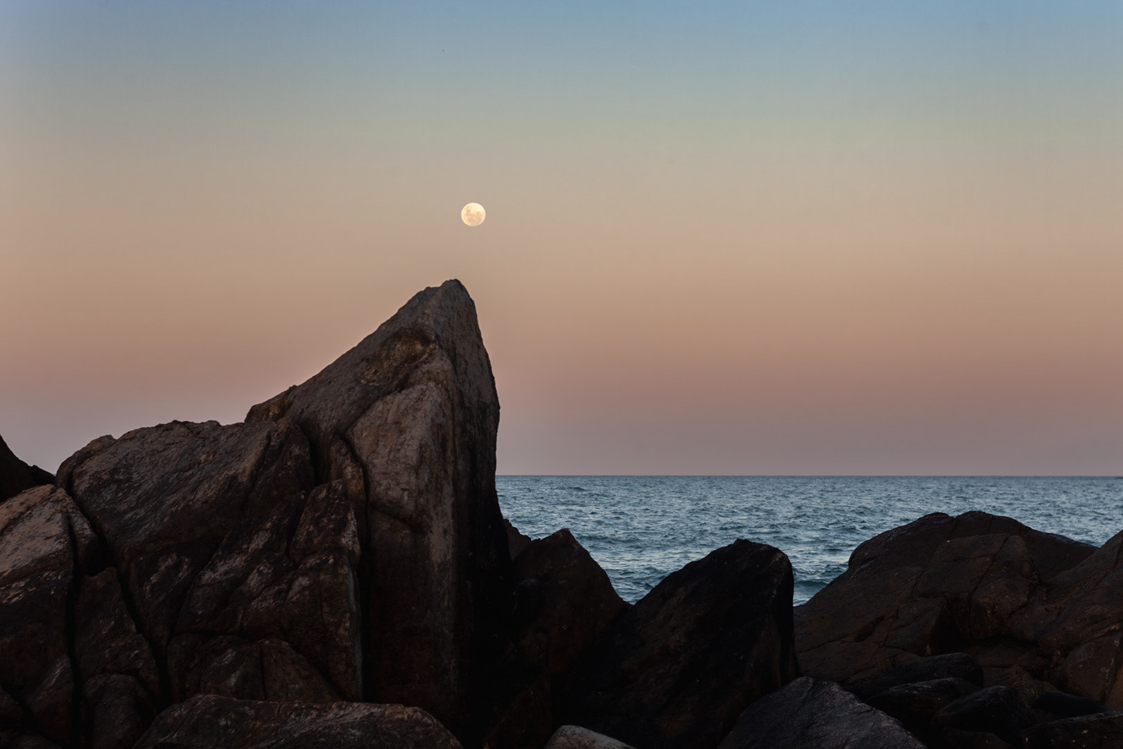 Lua na Ponta das Campanhas