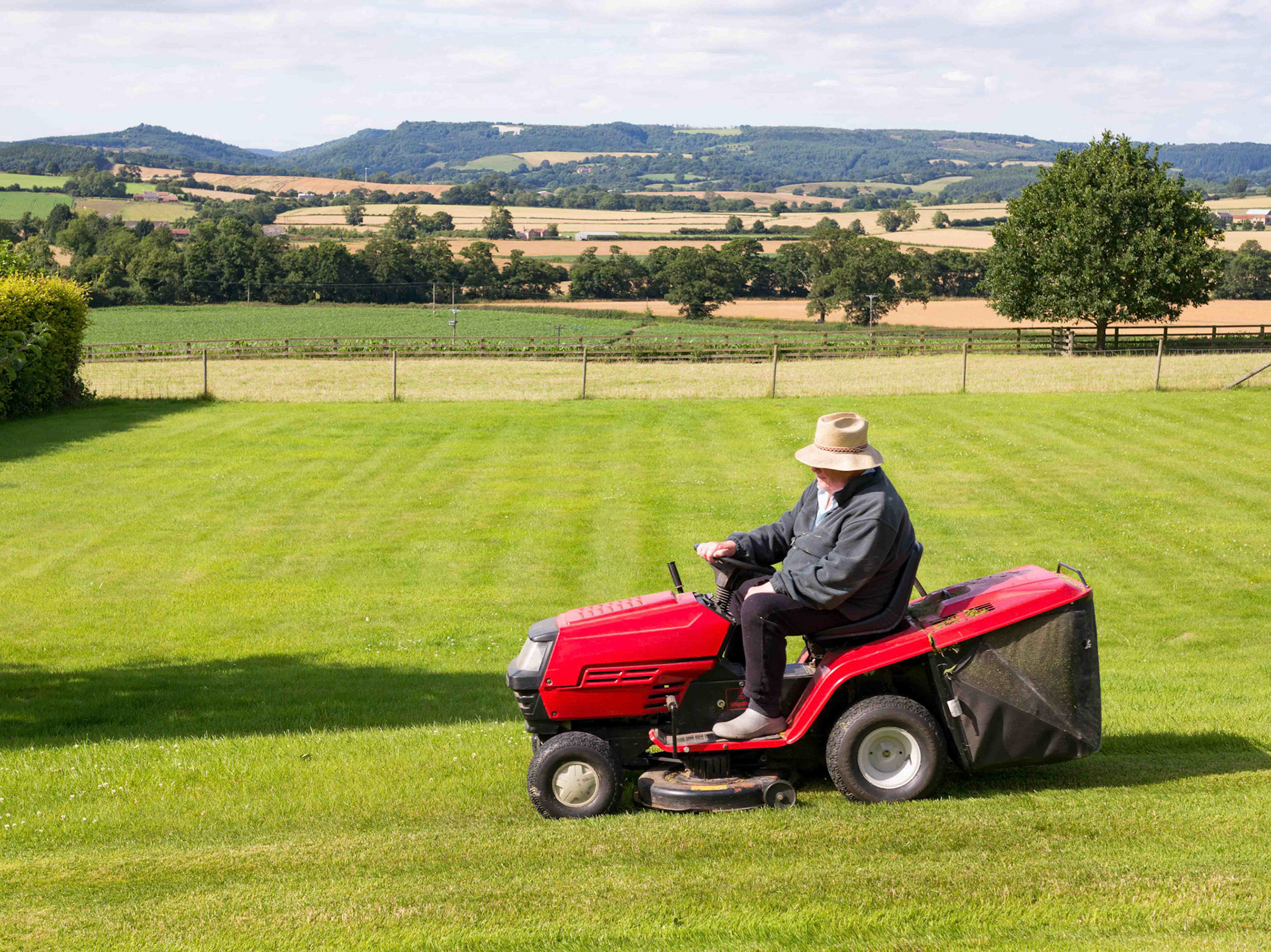 Grass Cutting near The White Horse - Husthwaite North Yorkshire UK 2017