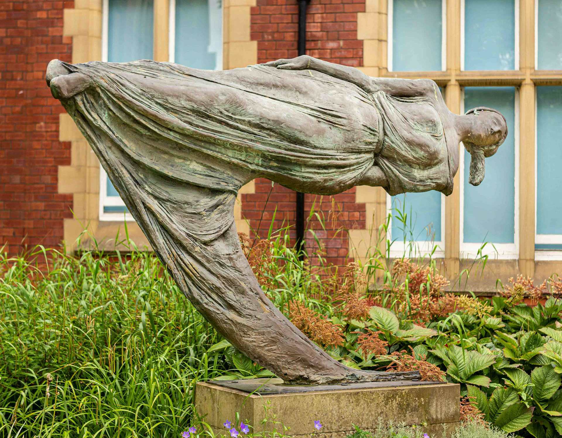 Spirit of Enterprise Sculpture at Leeds University - William Chattaway 1958 2019