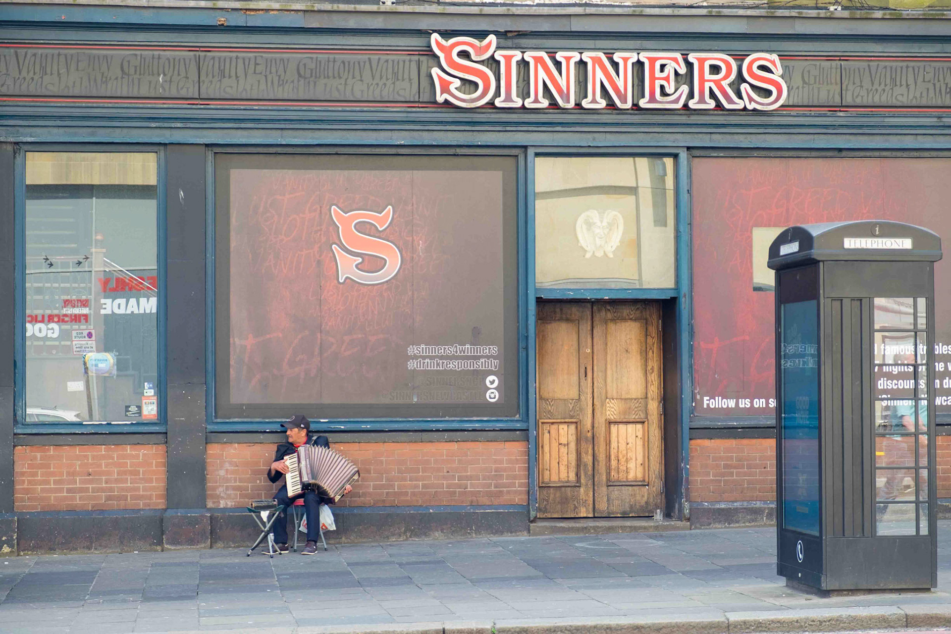 Busking at Sinners - Newcastle On Tyne UK