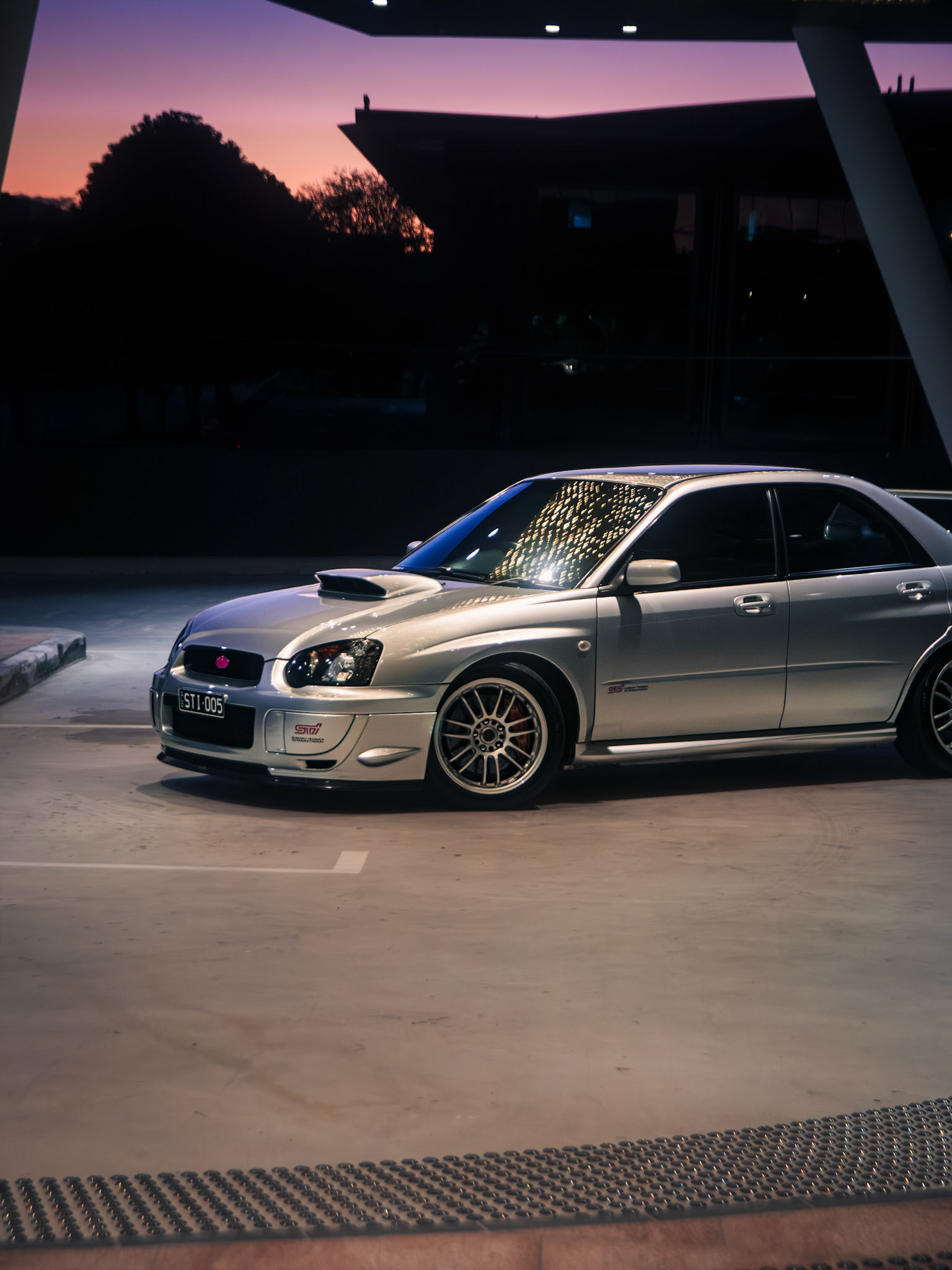 ISO 1000 50.0 mm f / 2.8 1/50 sec