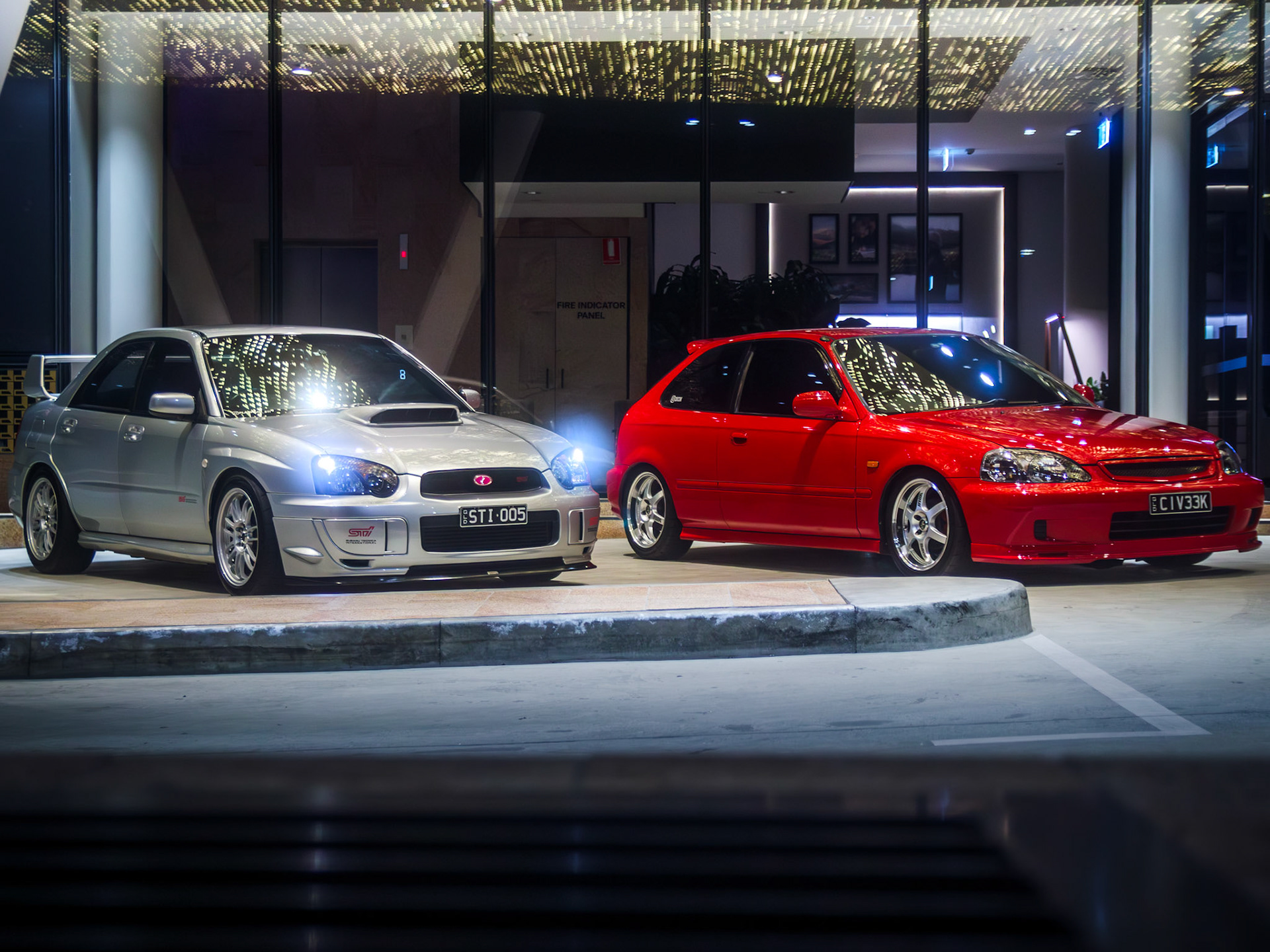 ISO 1000 35.0 mm f / 2.8 1/30 sec