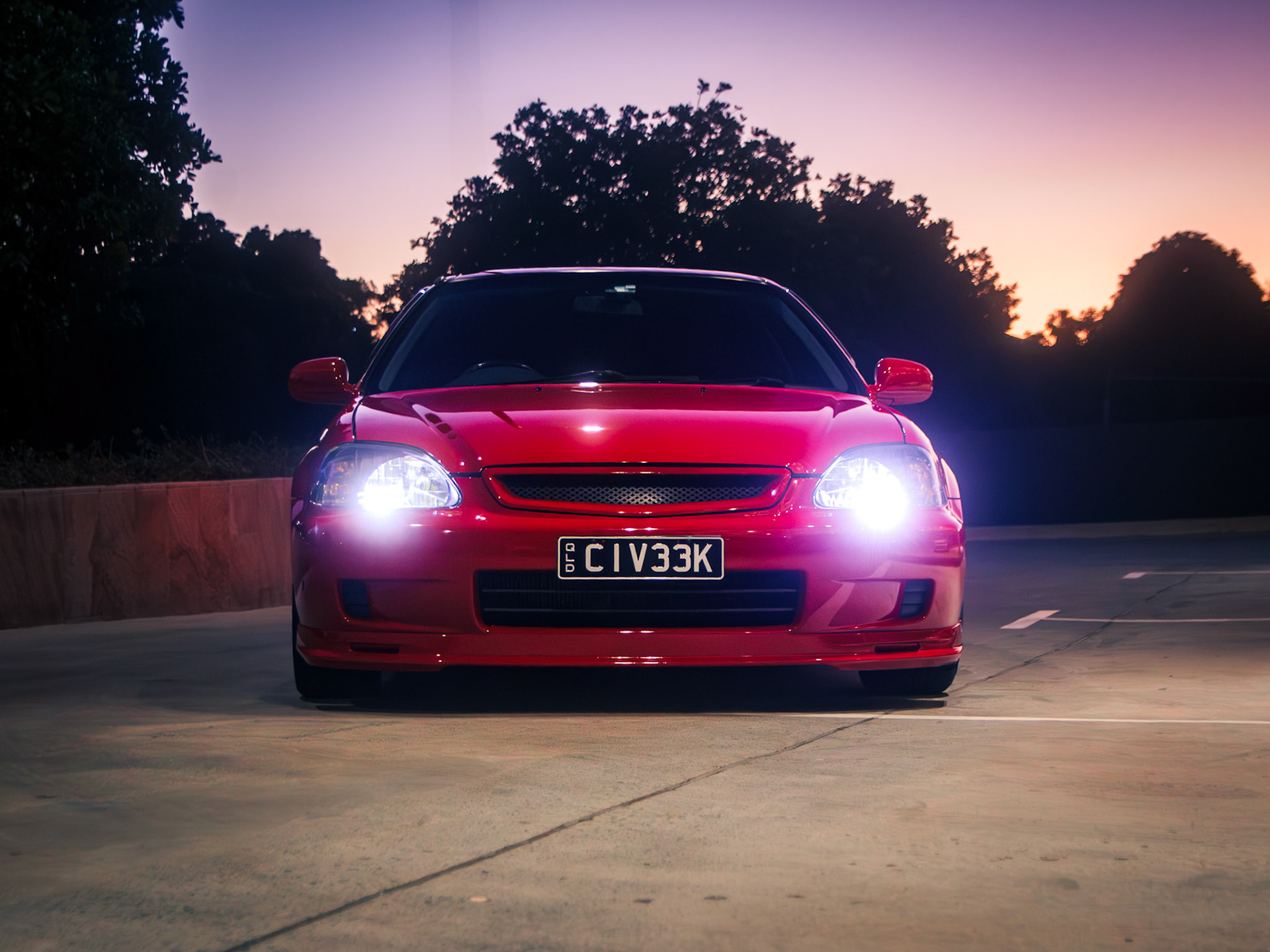 ISO 1600 28.0 mm f / 2.8 1/50 sec