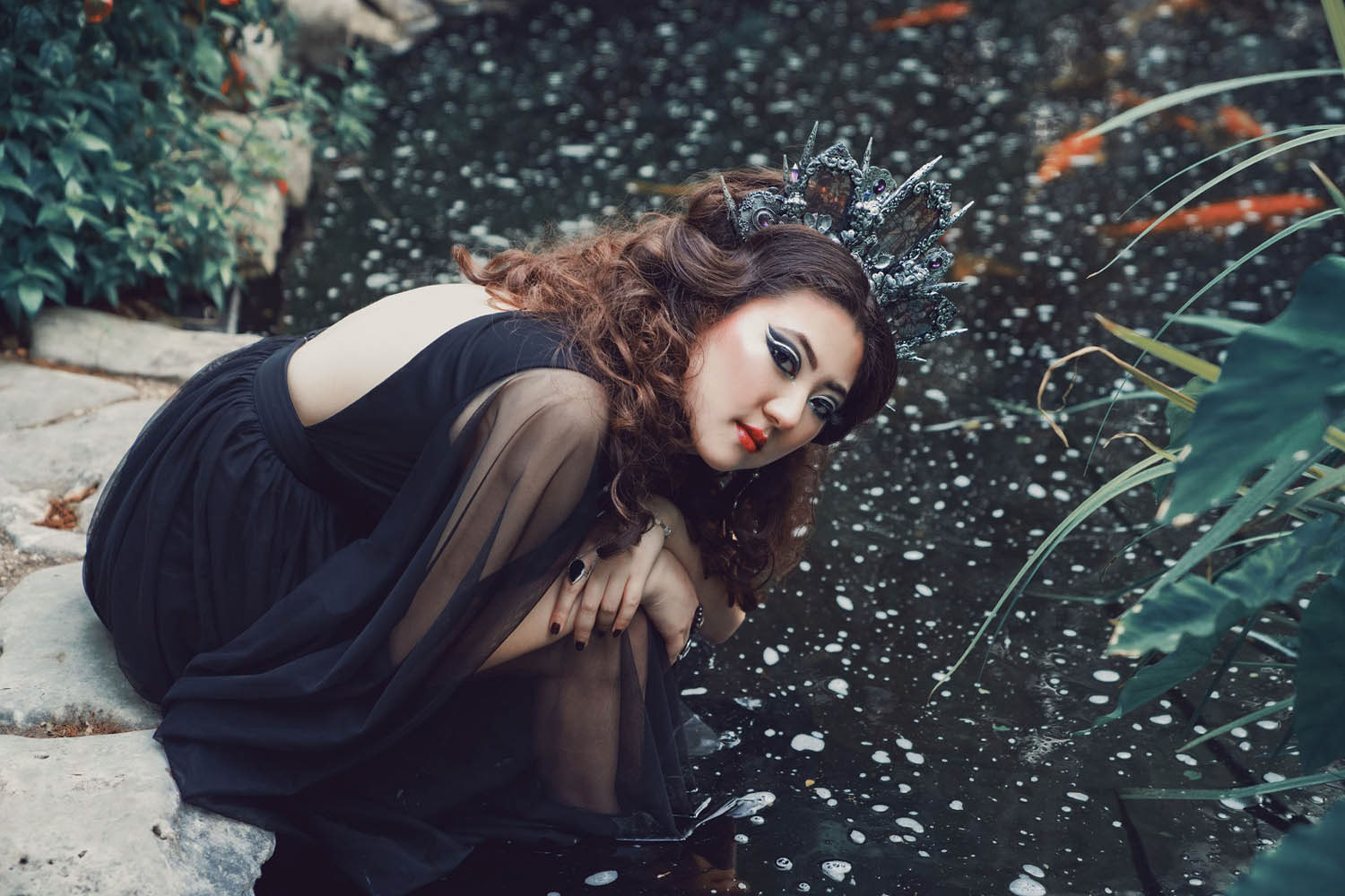 Photography: Candice Ghai; Makeup: Bethany Renfro; Hair: Rafael Virguez; Headdress: Hysteria Machine