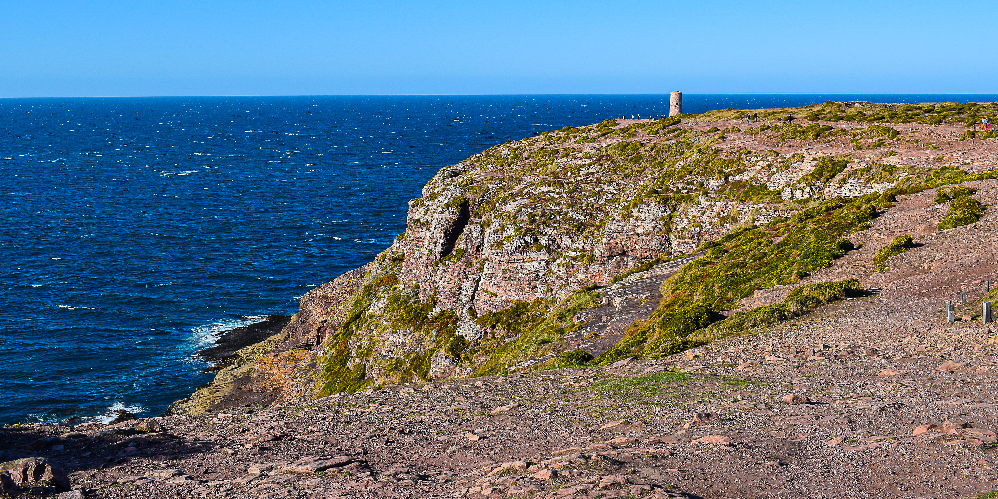 Cap Fréhel est une pointe de grès rose au relief tourmenté en baie de Saint-Malo, commune de Plévenon en Bretagne photo 108