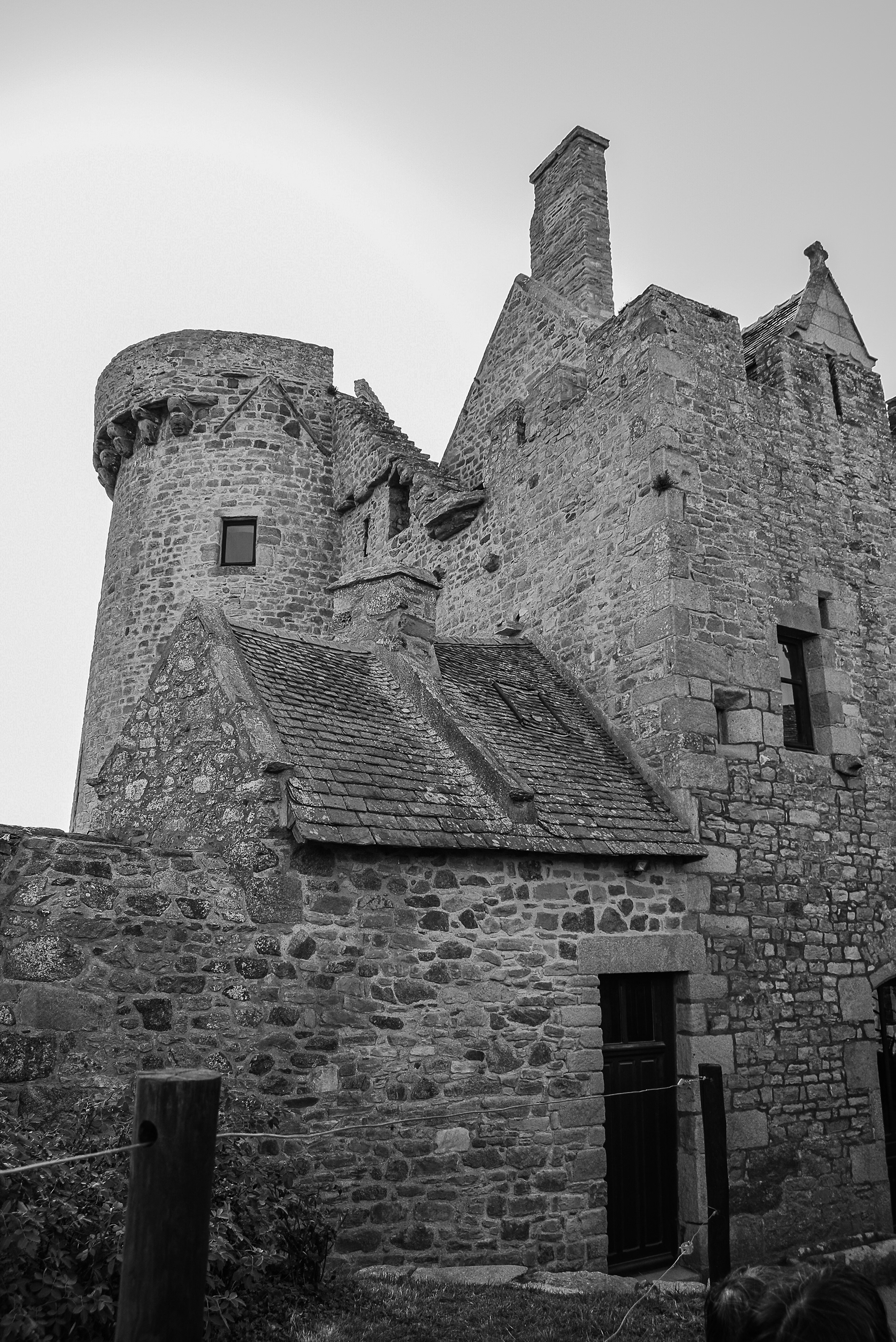 Château de la Roche Goyon en baie de Saint-Malo, Plévenon en Bretagne, photo noir et blanc 105
