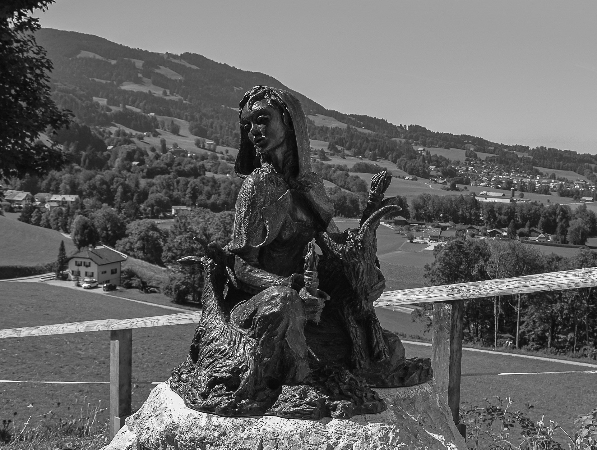 Château de Gruyères, La Chevrière de Gruyères œuvre de SARA.H , Suisse photo 39