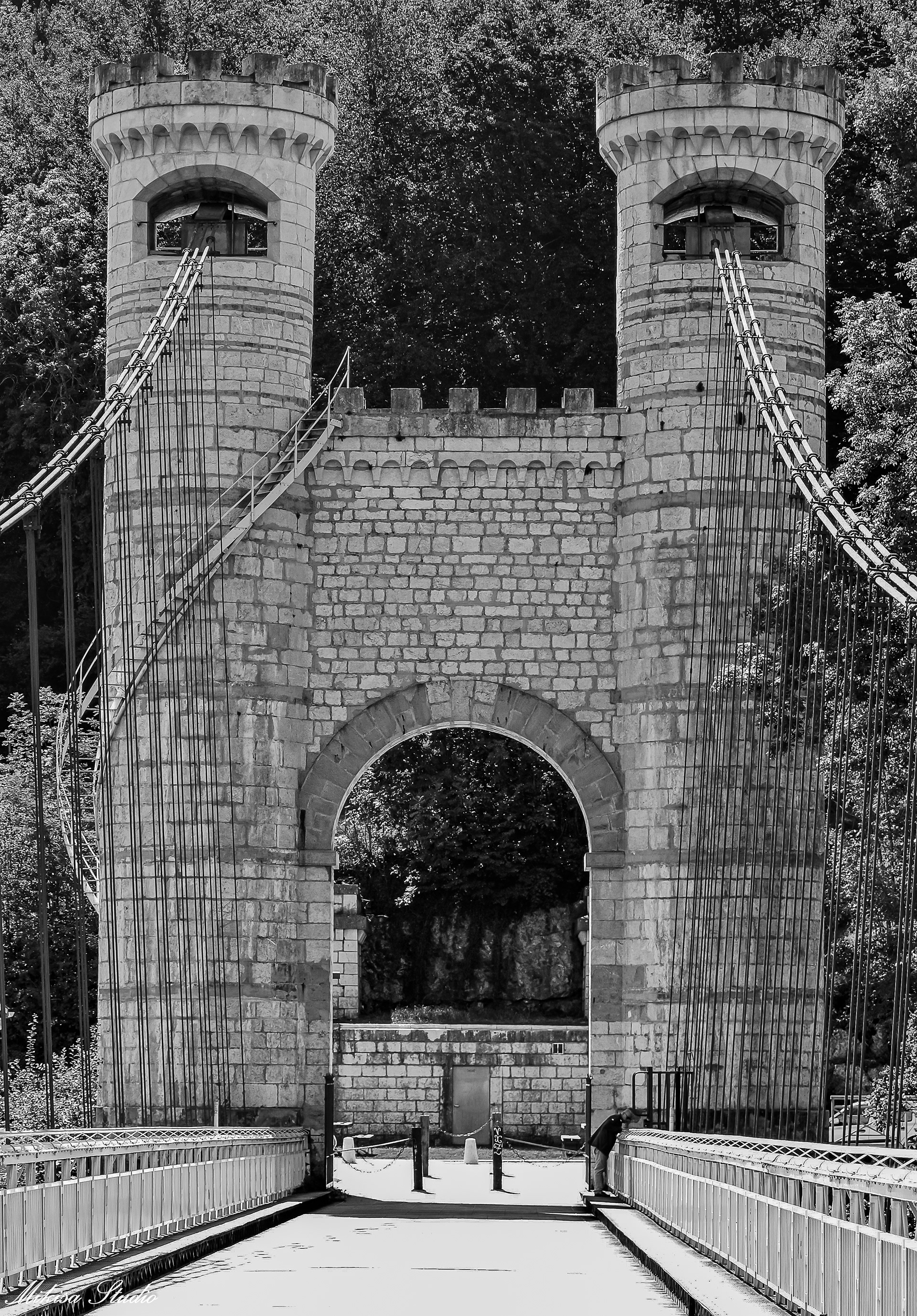Pont Charles-Albert, couramment appelé pont de la Caille, sinauguré en 1839, Haute-Savoie en région Auvergne-Rhône-Alpe, photo noir et blanc 135