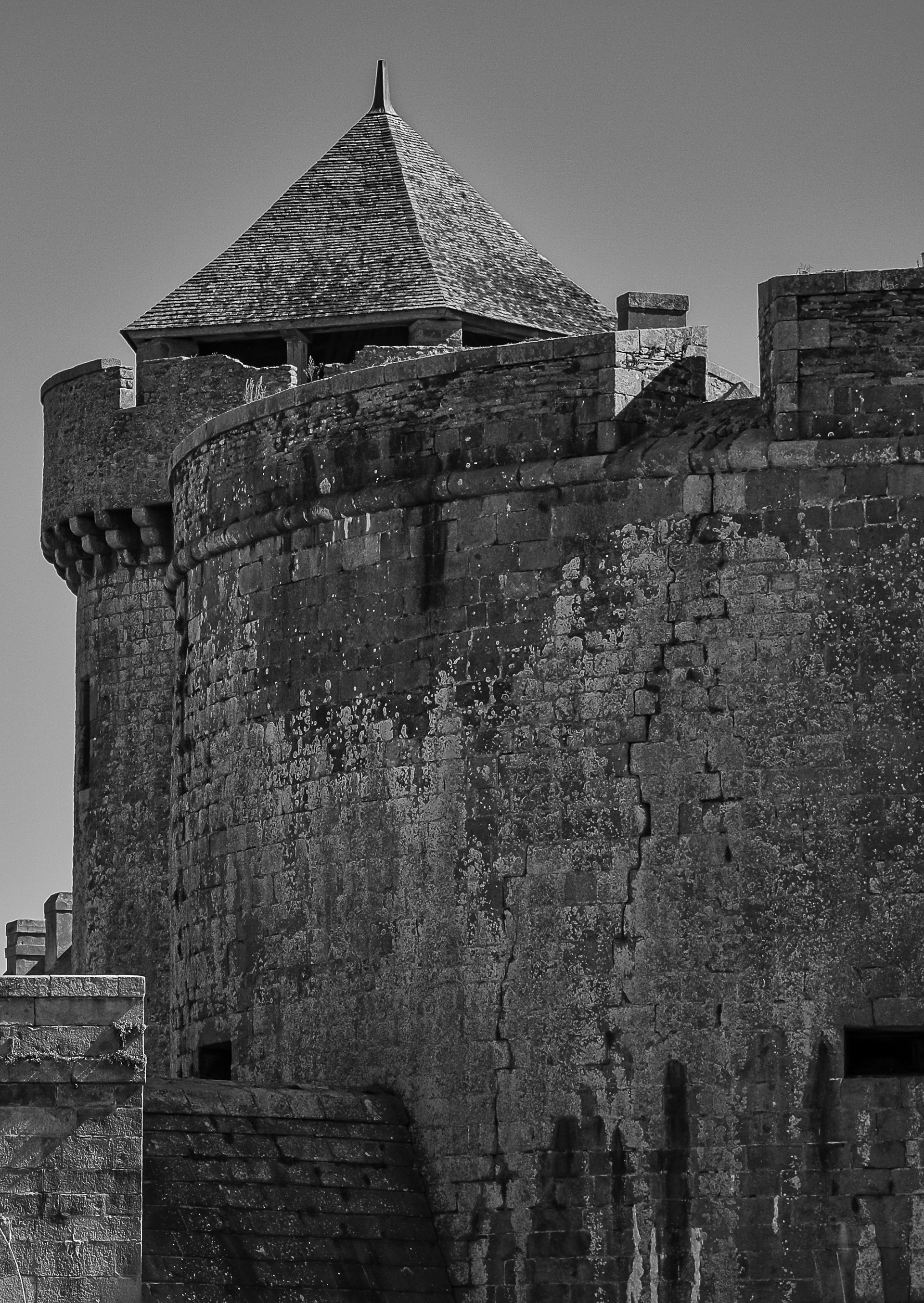 Tour Quic-en-Groigne à Saint Malo, érigée sur ordre de la duchesse Anne de Bretagne au début du XVIème siècle, photo noir et blanc 128
