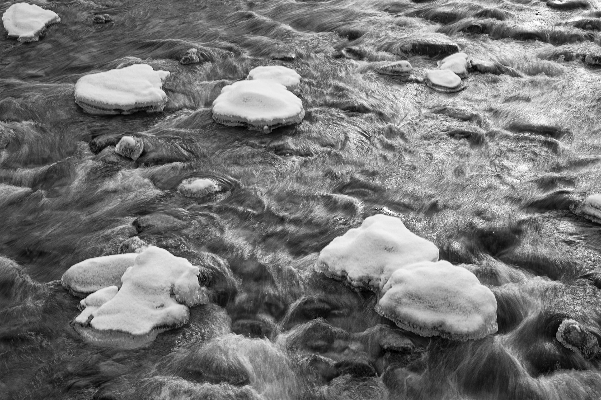 Ice Islands in the Stream