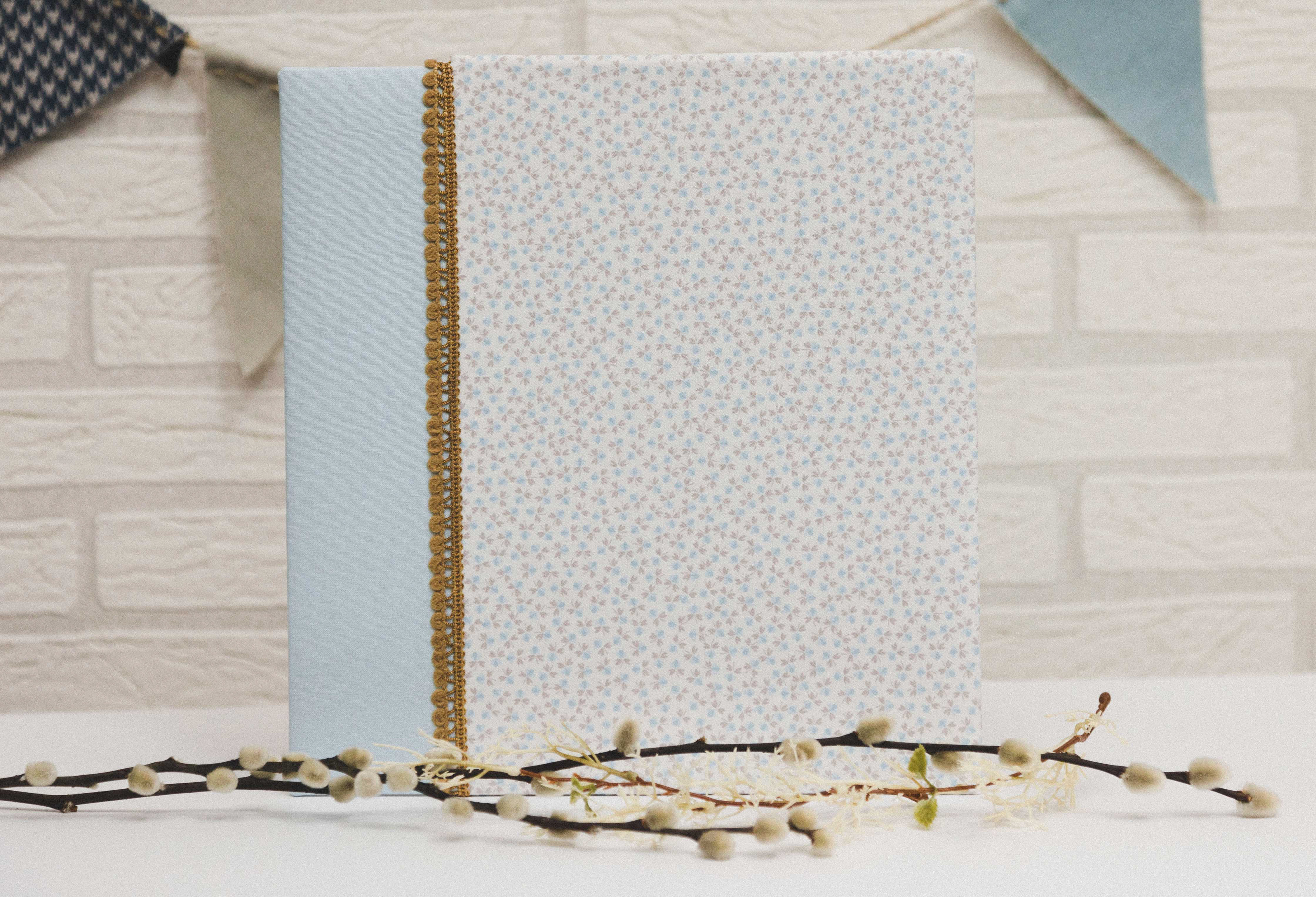  MODELO AB116  MATERIALES   LINO AZUL-C  Y LINO TREBOL AZUL CON DECORACION JUNTAS    