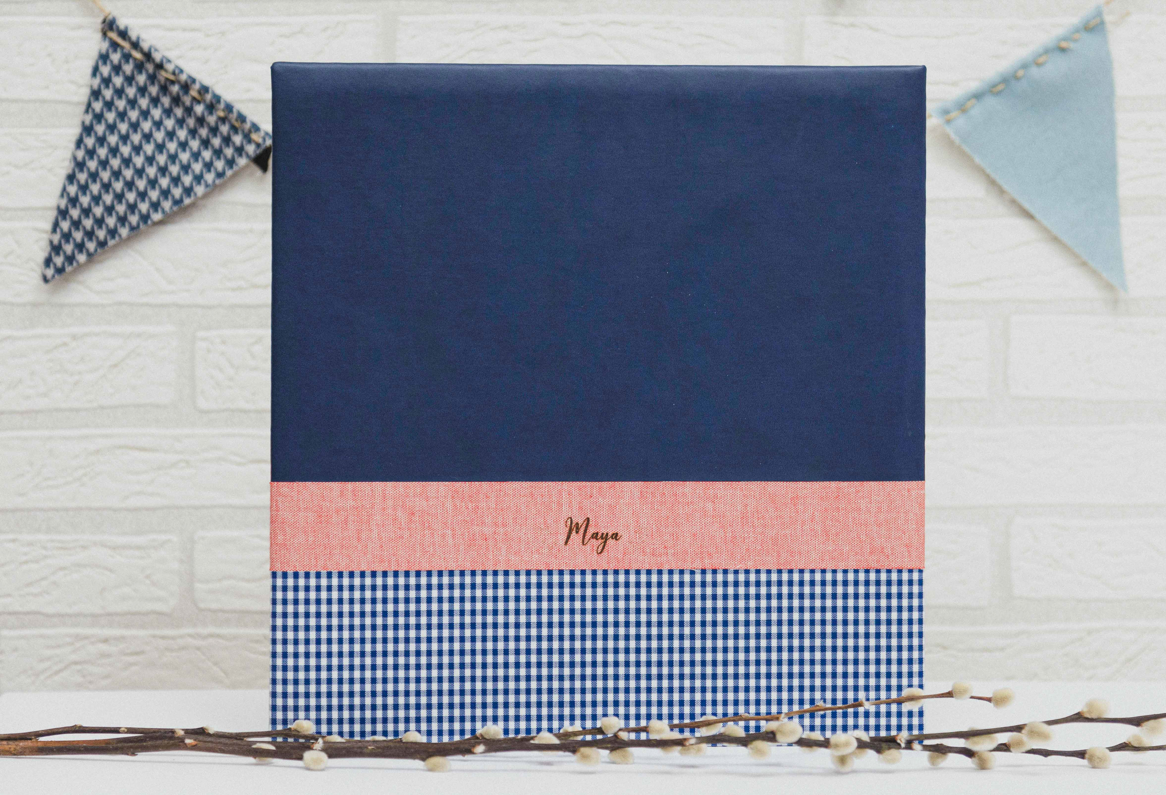 MODLO1249    MATERIALES POLIPIEL AZUL MARINO FRANJA SALMON 0-1 GRABADO A FUEGO  PARTE INFERIOR LINO CUADRITOS AZUL MARINO     