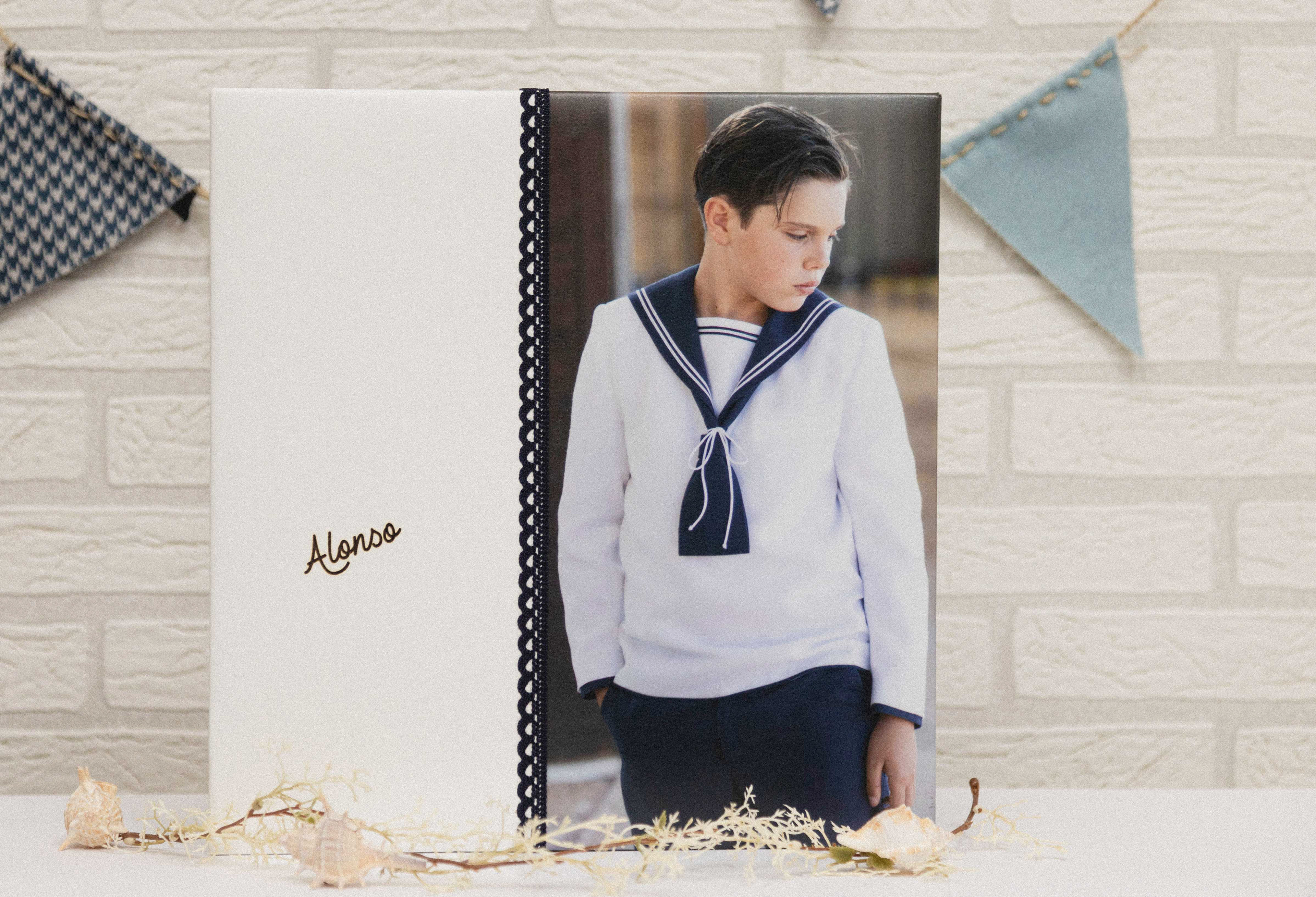 MODELO AB 173  MATERIAL POLIPIEL BLANCO GRABADA A FUEGO PUNTA BOLILLO AZUL MARINO FOTOGRAFIA 19X35