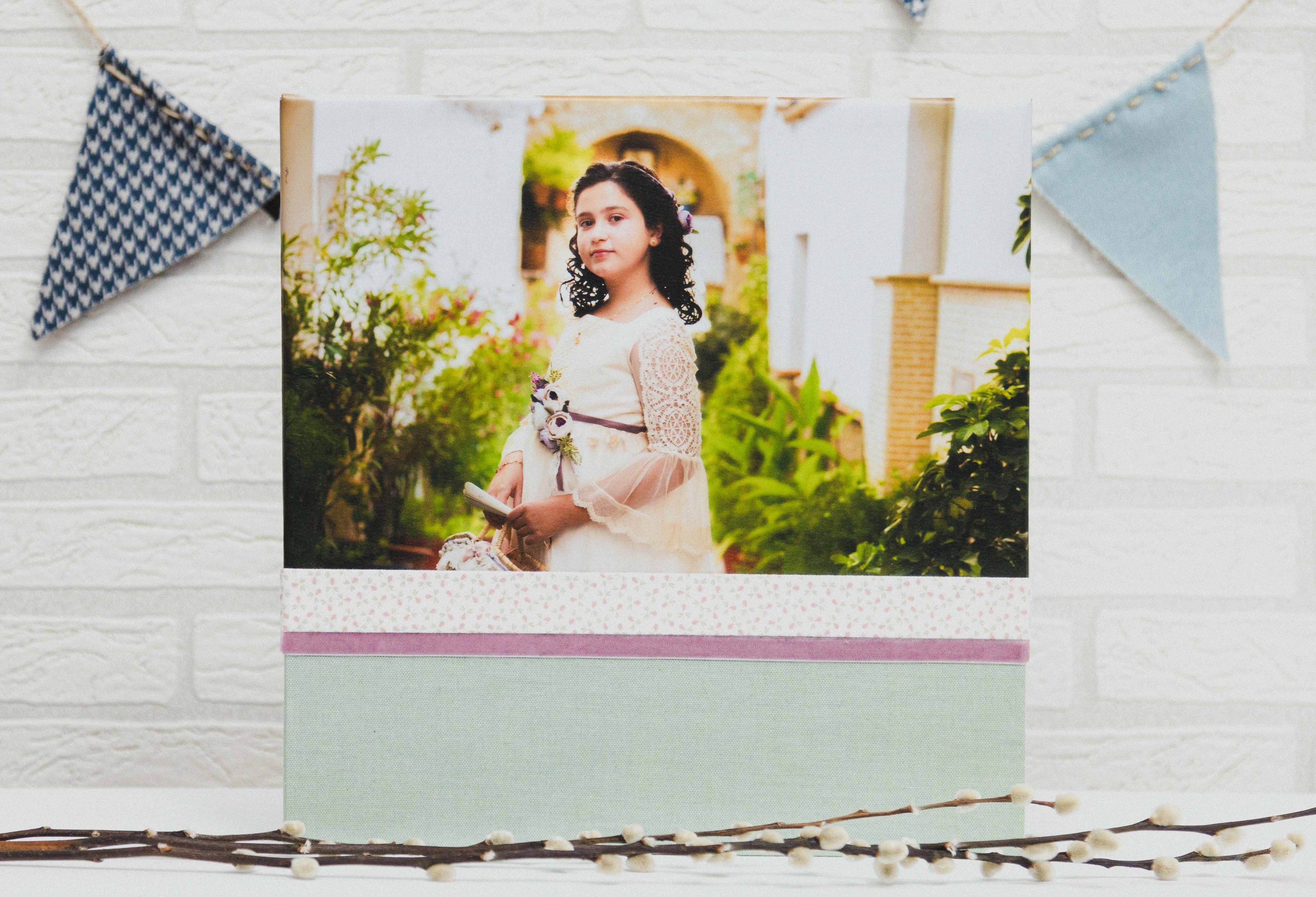 MODELO AB 1245   MATERIAL PARTE SUPERIOR  FOTOGRAFIA21X35  FRANJA LINO TREBOL ROSA CINTA TERCIOPELO Y PARTE INFERIOR LINO PISTACHO   