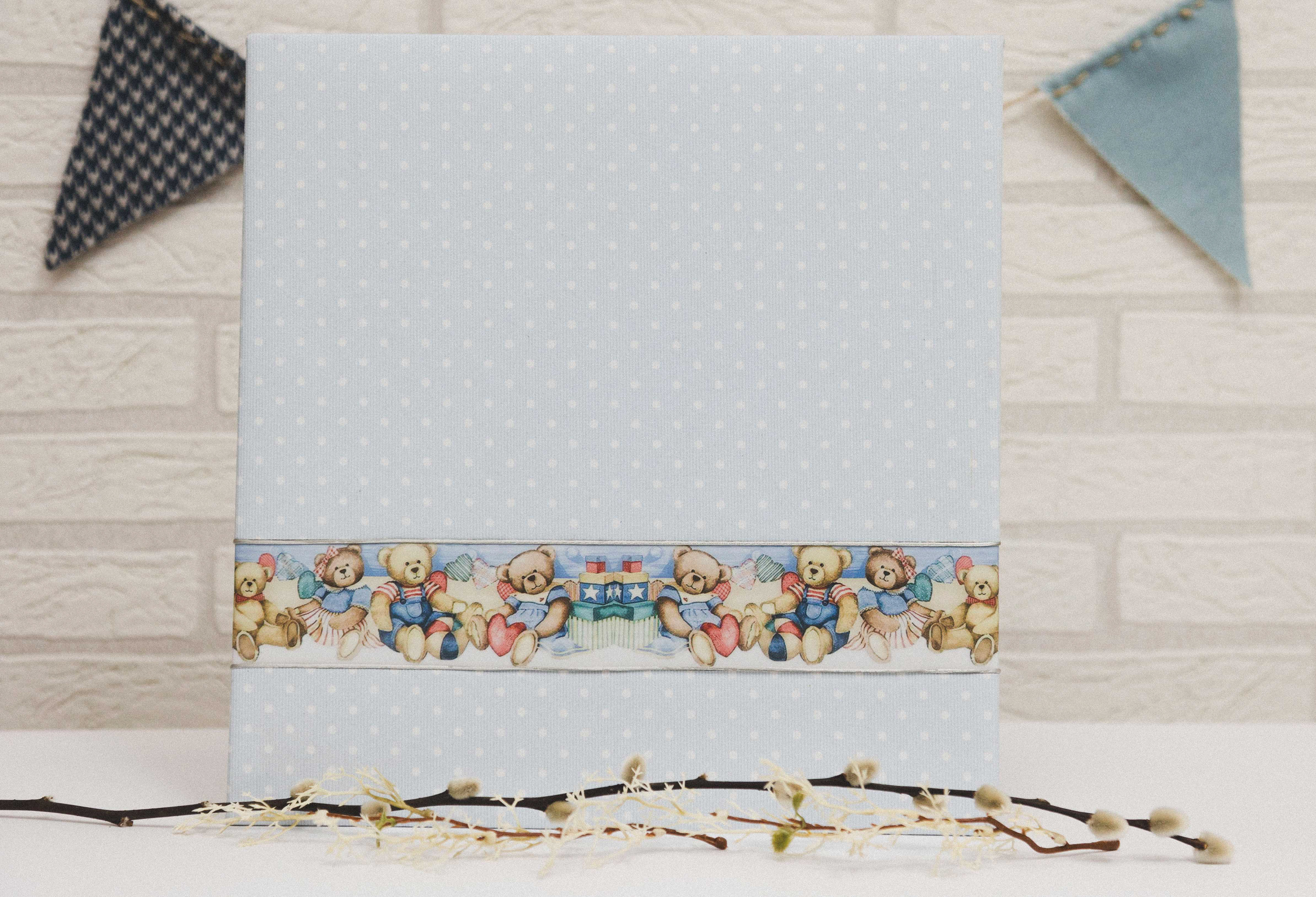 MODELO AB113  MATERIAL LINO AZUL LUNARES CENEFA EN PARTE INFERIOR LINO AZUL LUNARES