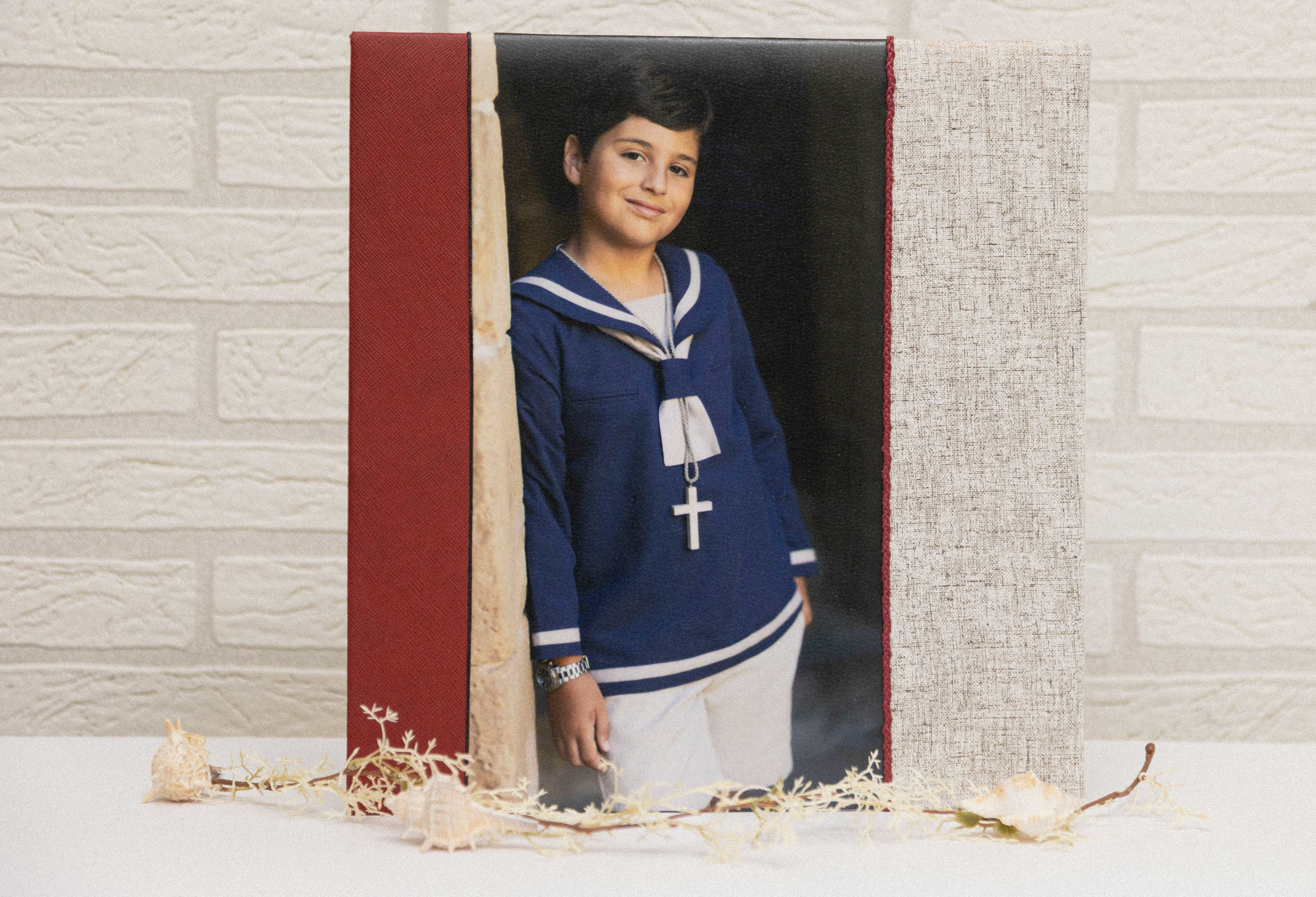 MODELO AB 183   MATERIAL POLIPIEL SAXO ROJO FOTOGRAFIA 16X35 TRENCILLA CUERO GRANATE LINO BRONCE CLARO