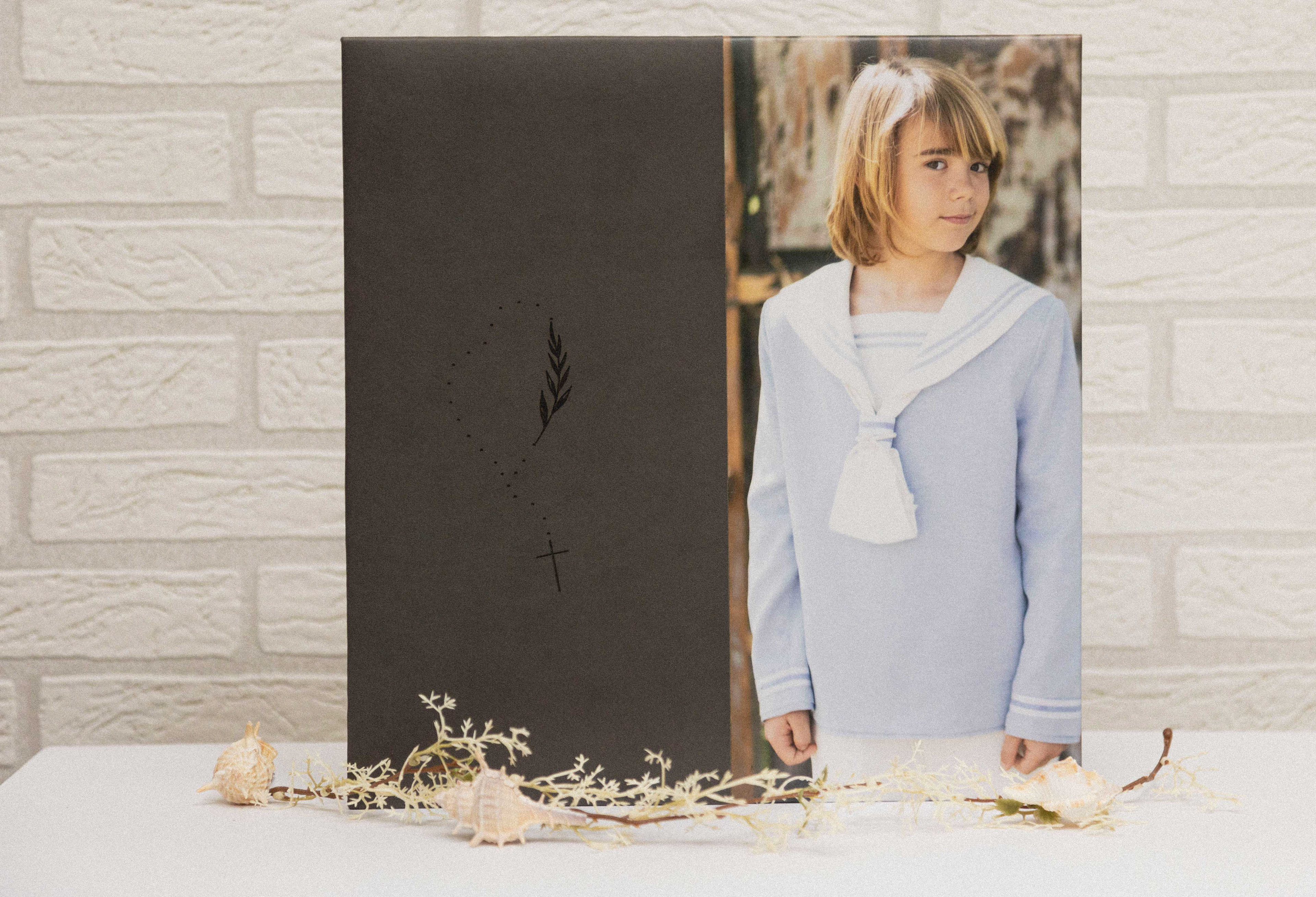 MODELO AB 178  MATERIAL POLIPIEL PETROLEO GRABADO A FUEGO  FOTOGRAFIA           16X35 