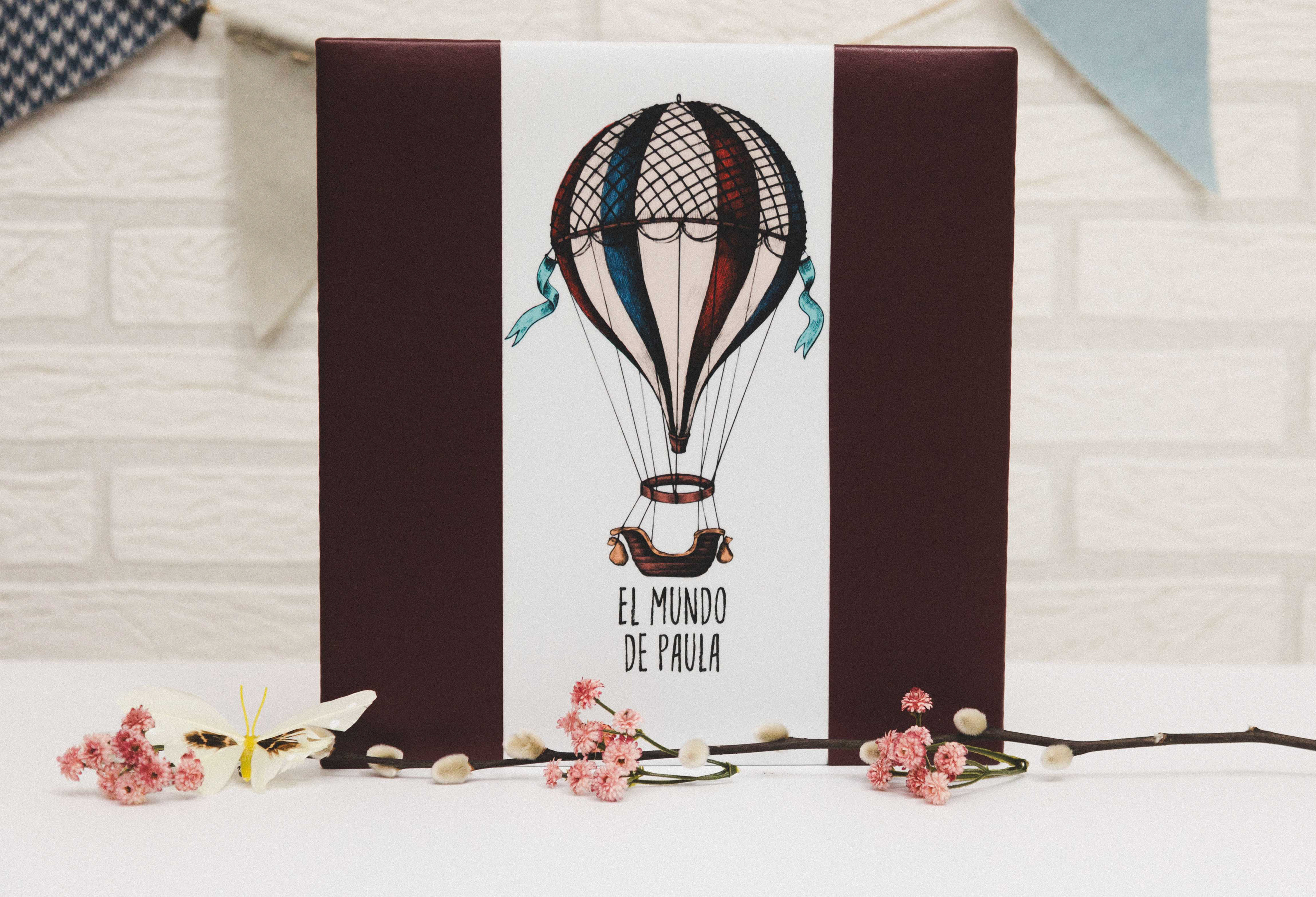 MODELO B. 109    MATERIAL..POLIPIEL GRANATE Y FRANJA LAMINADA EN EL CENTRO