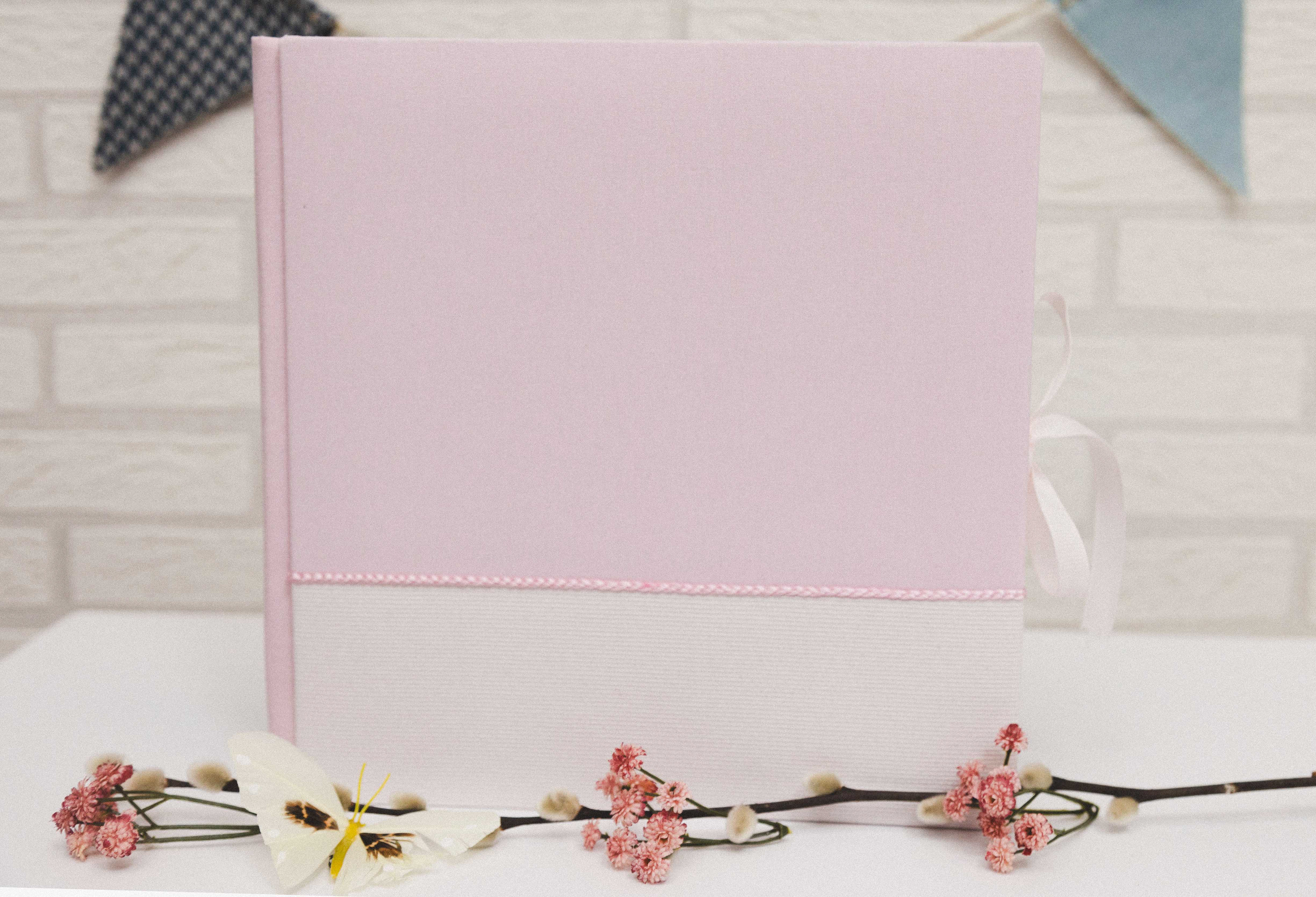 MODELO AB 103    - MATERIAL LINO ROSA C- PARTE SUPERIOR Y TRASERA CON CINTA HILO TRENCILLA EN JUNTA DE LOS DOS MATERIALES