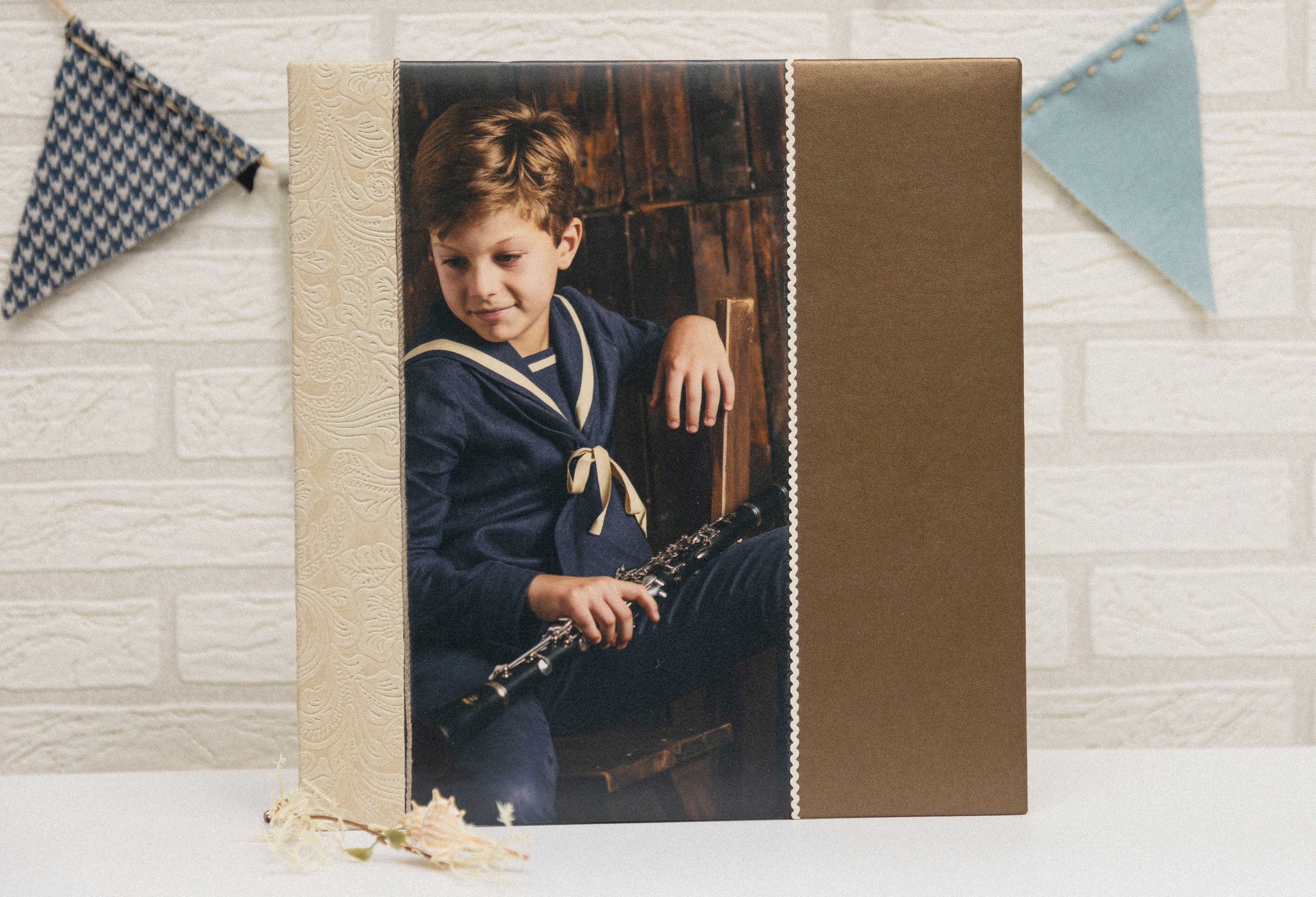 MODELO AB153   MATERIAL BROCADE BEIG FOTOGRAFIA15X35 PICONELA  BEIG POLIPIEL BRONCE LISO