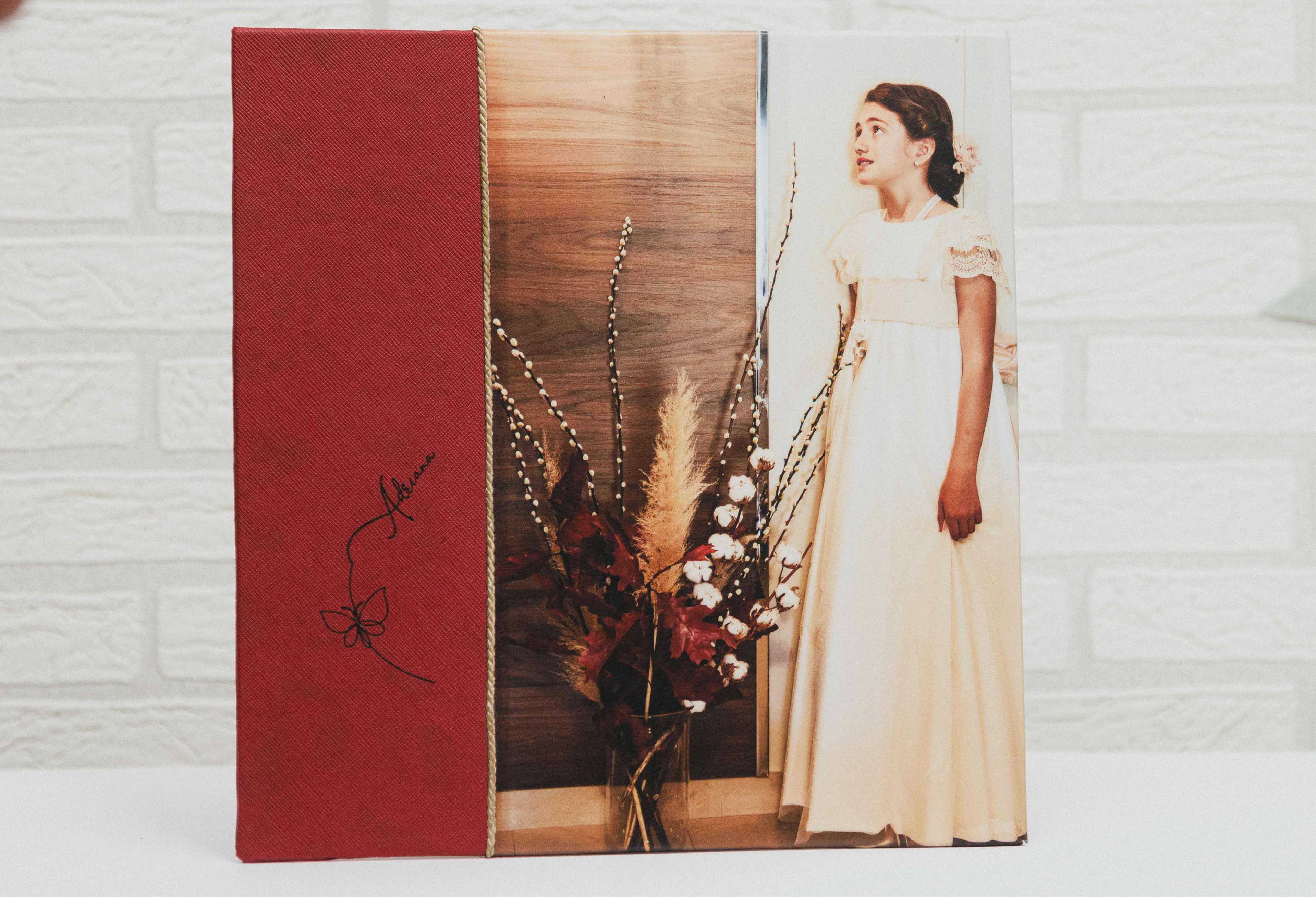 MODELO AB605   MATERIAL SAXO ROJO GRABADO A FUEGO CORDONCILLO FOTOGRAFIA 23X35