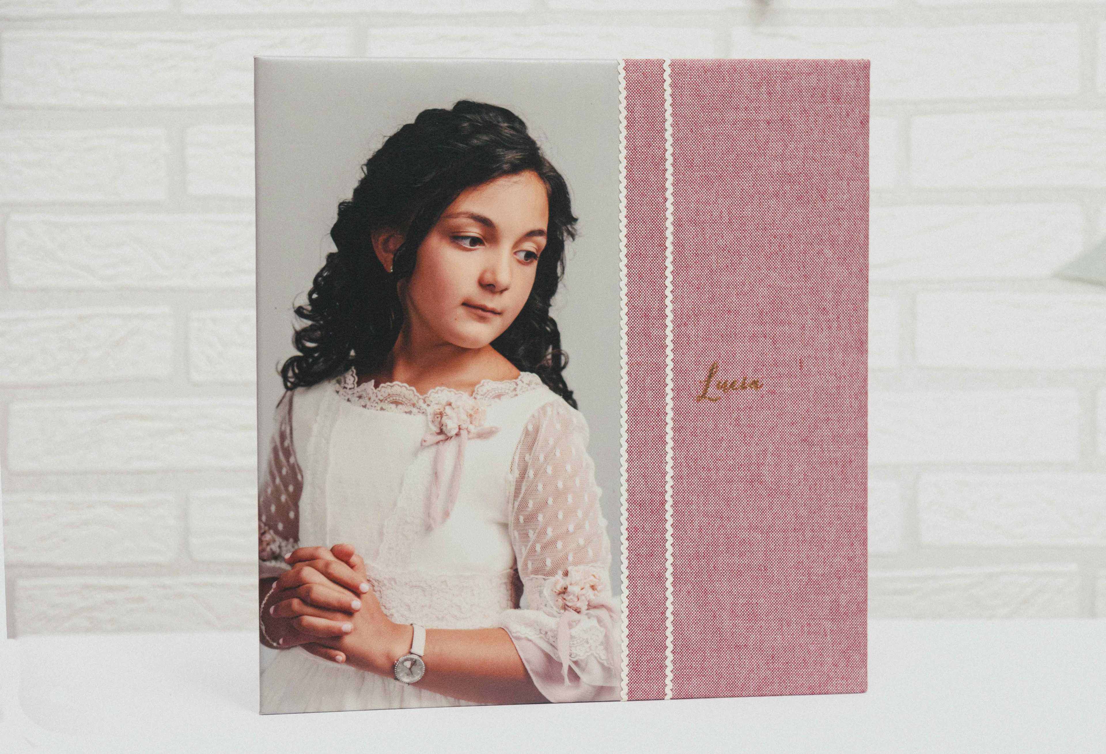 MODELO AB 612    MATERIAL LINO GRANATE  GRABADO A FUEGO PICONELA ,FOTOGRAFIA 20X35