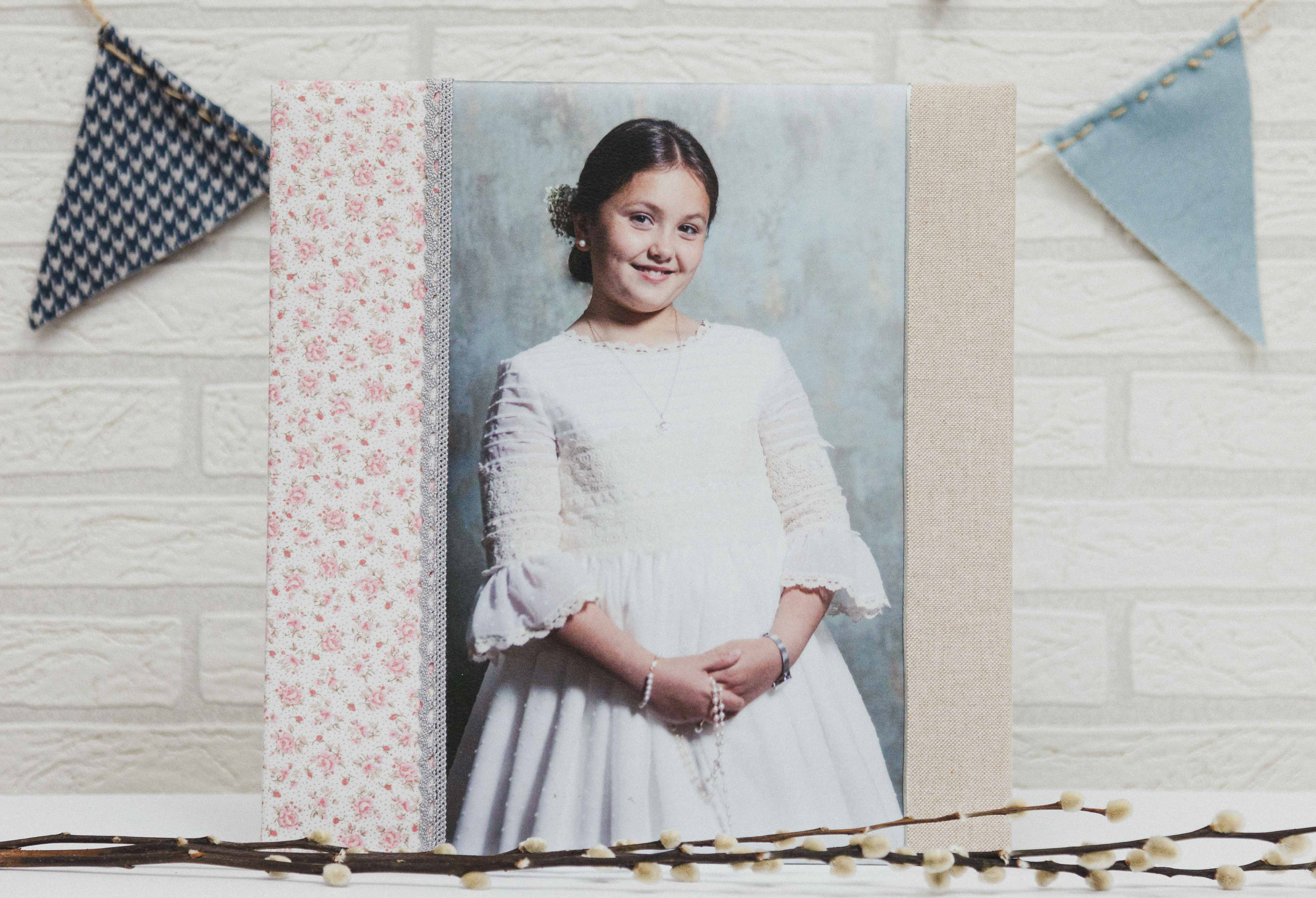 MODELO AB 150     MATERIAL   LINO FLORES  01 PUNTILLA GRIS  FOTOGRAFIA 18X35   Y FRANJA LINO QUESADA   