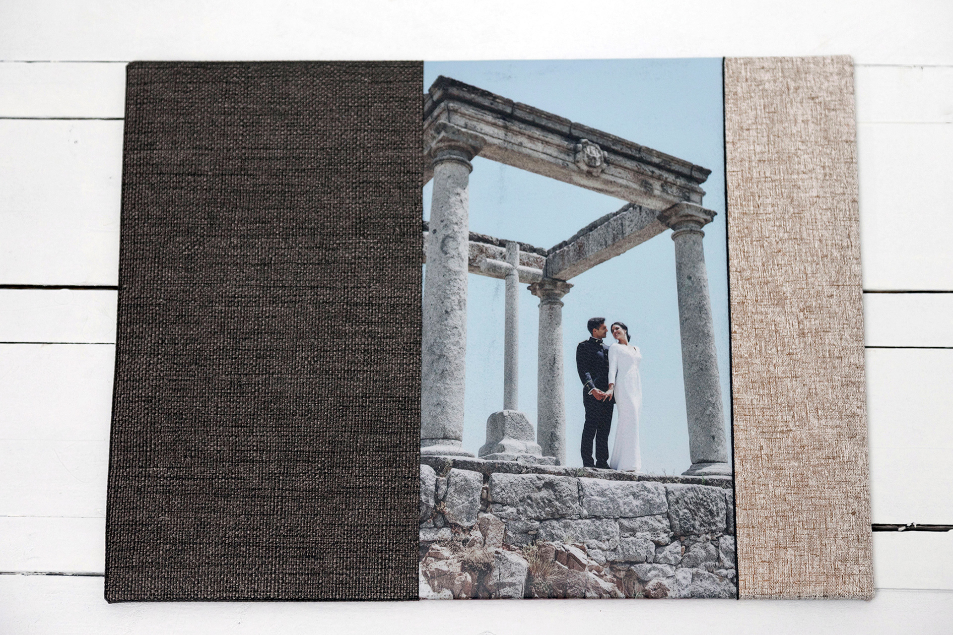 MODELO IGOR --S--R.    ESTE MODELO SE PRESENTATRASSERA Y LOMO EN CUADROS PLATA VIEJA  PORTADA FRANJA CUADROS PLATA VIEJA  FOTOGRAFIA 16X35   RESTO MATERIAL LINO BRONCE CLARO   