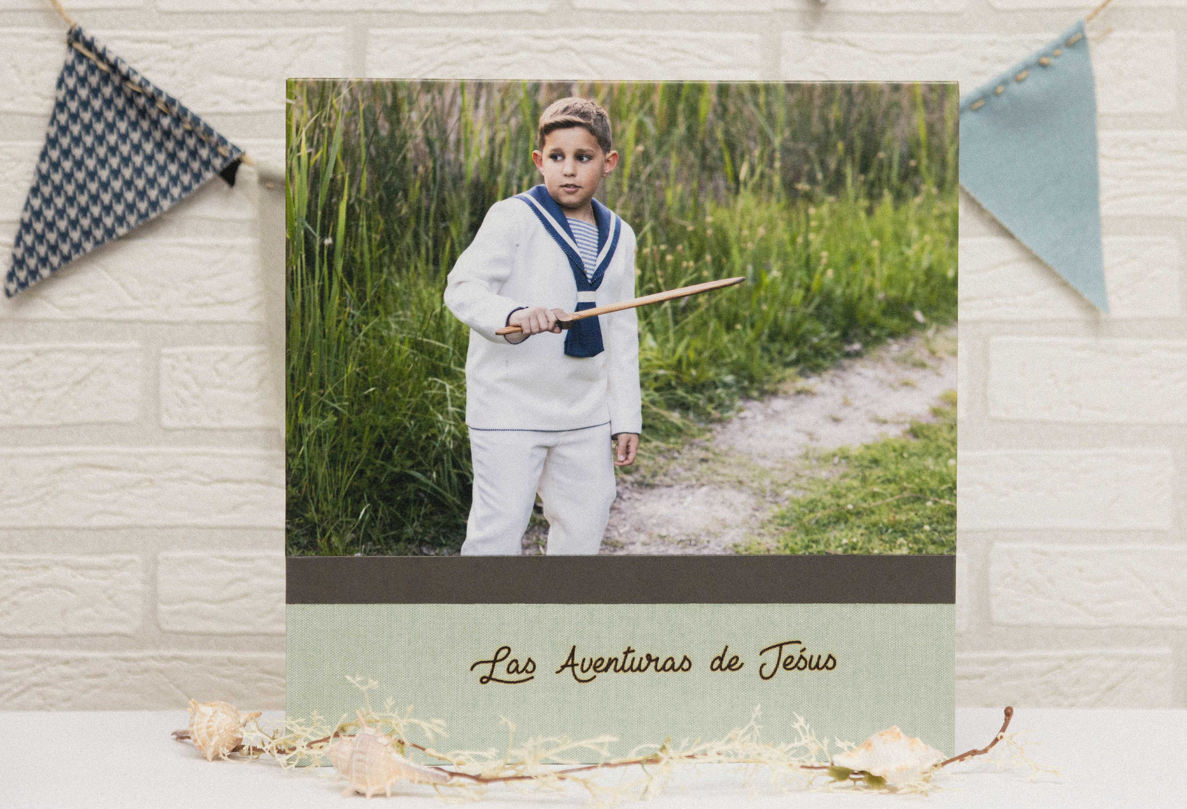 MODELO AB 167  MATERIAL  LINO PISTACHO  GRABADO A FUEGO PARTE SUPERIOR FRANJA POLIPIEL PETROLEO FOTOGRAFIA23X35    