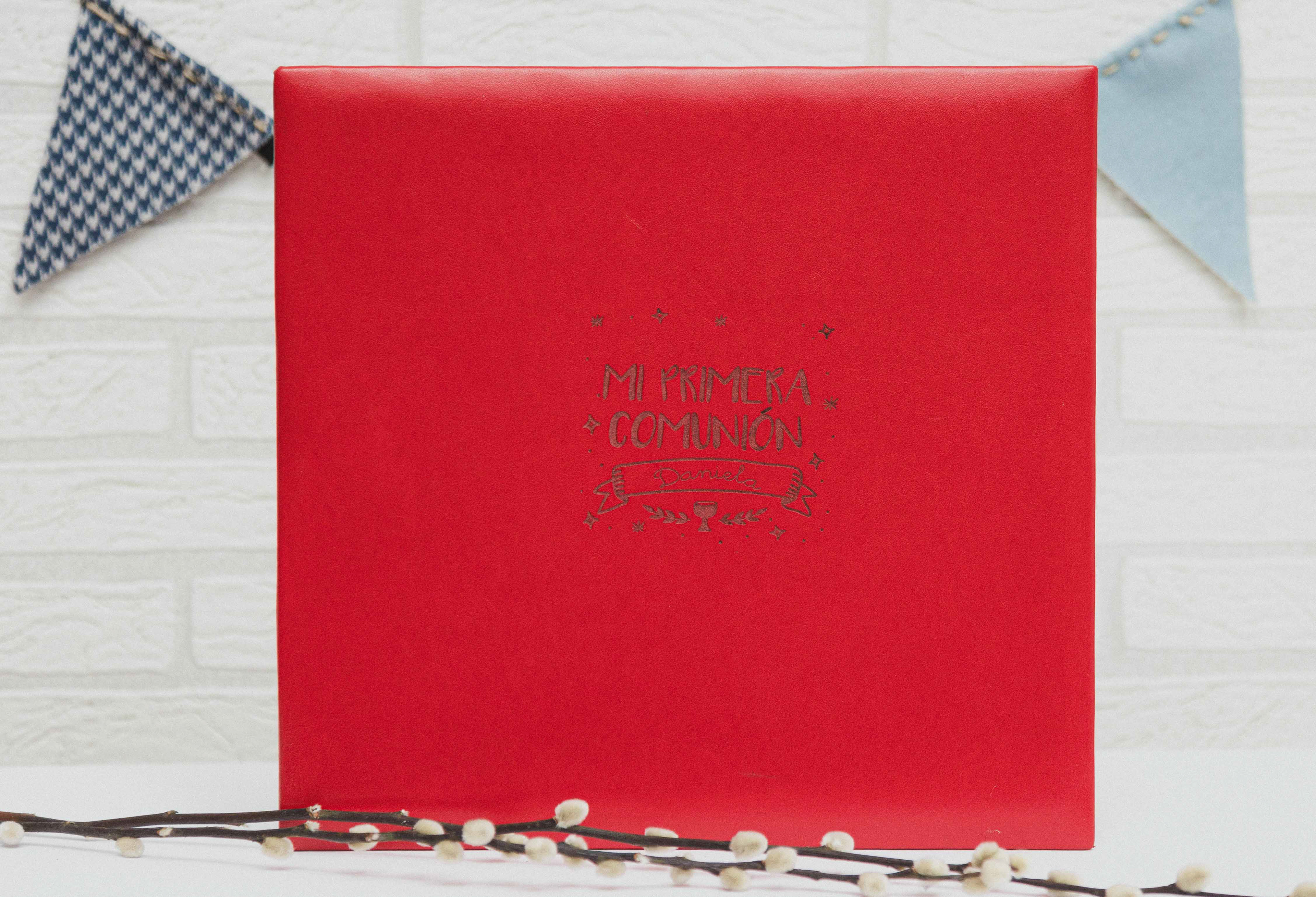 MODELO AB   124   MATERIAL   ROJO  GRABADO A FUEGO      