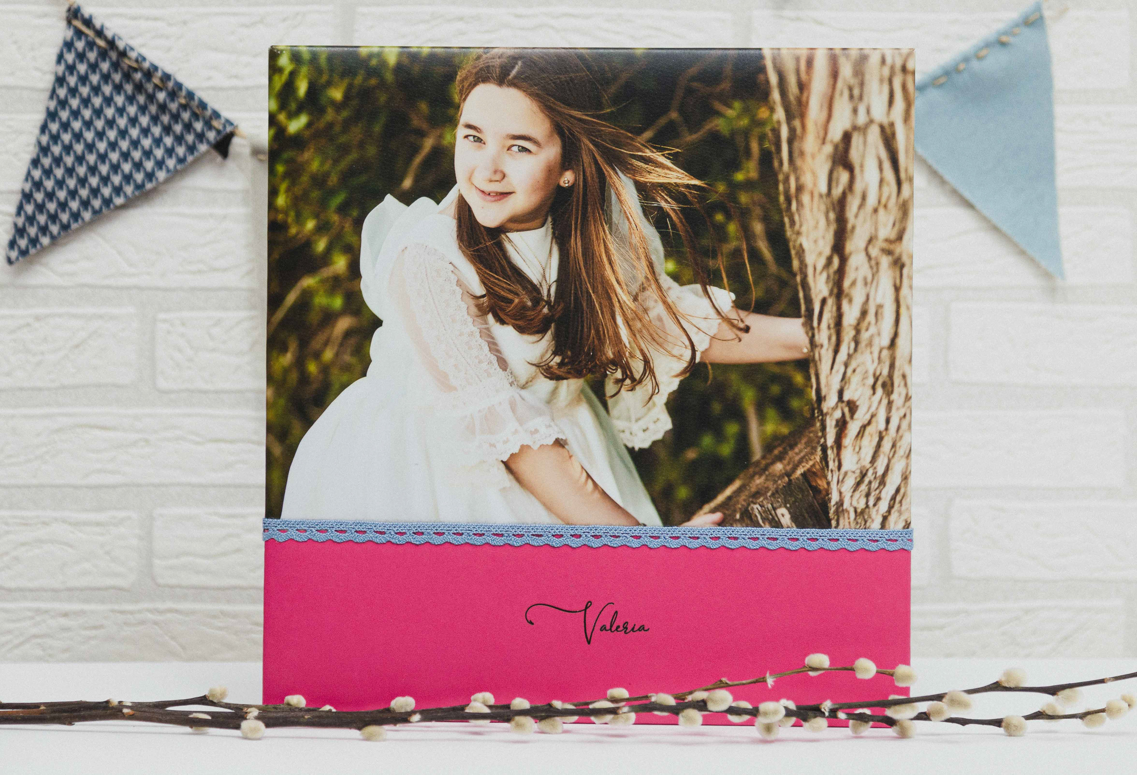 MODELO  AB 1243  MATERIAL -FUXIA GRABADO A FUEGO