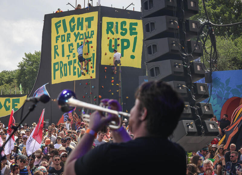 © Elizabeth Dalziel / Greenpeace