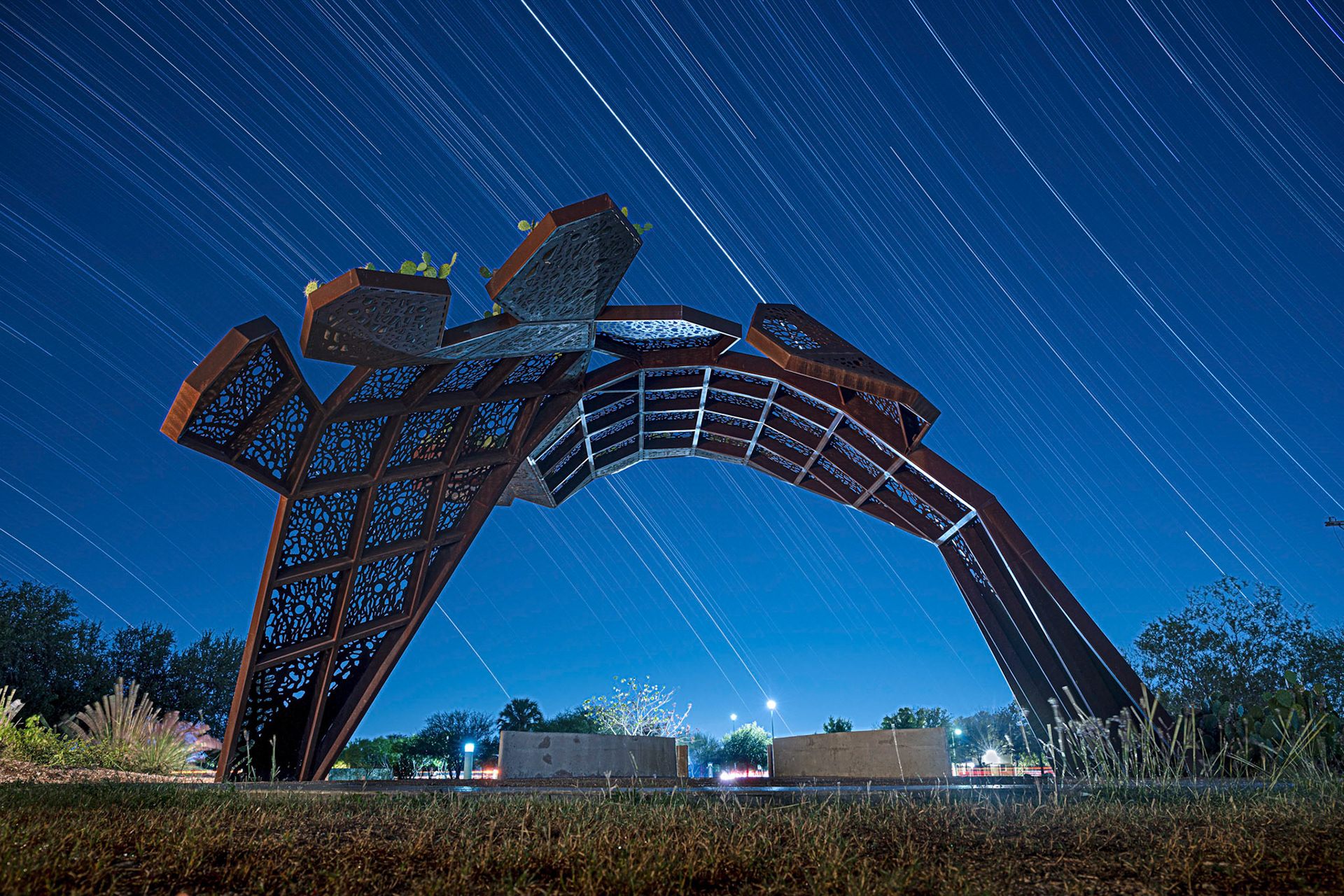 Startrails behind Cocobijos