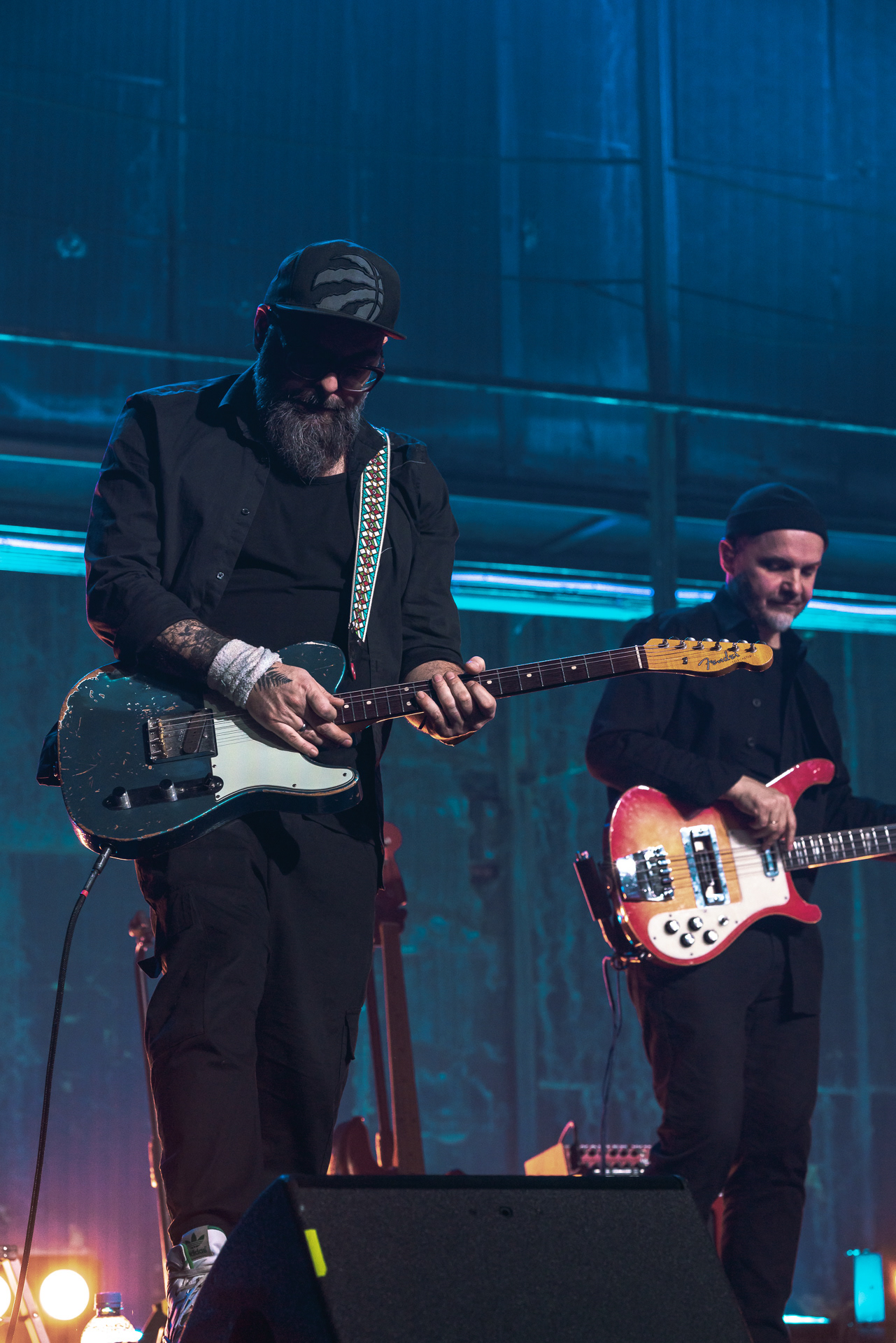 Mikromusic - guitarists play at the stage - photo by Przemek Wójtowicz