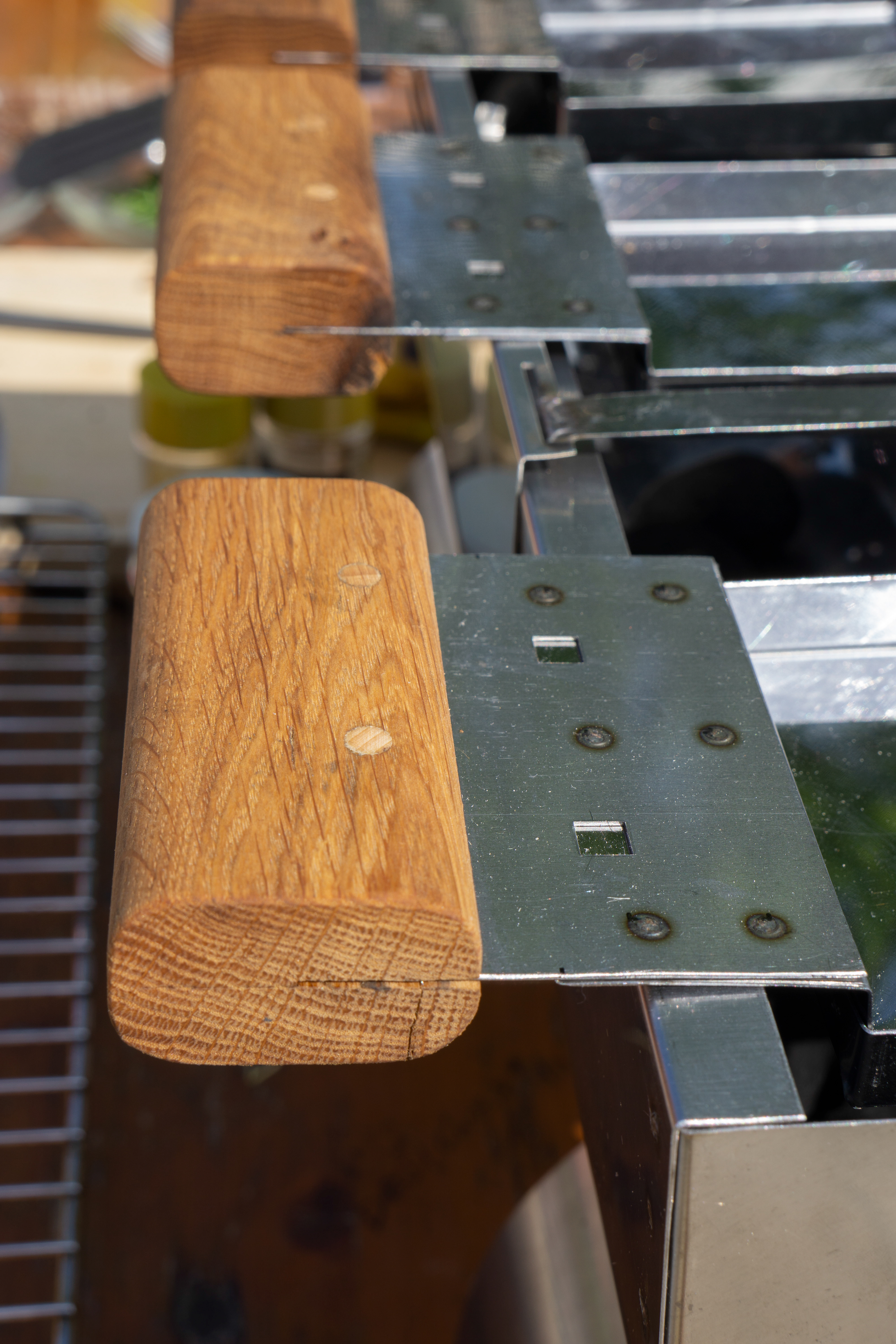 closeup pan handles