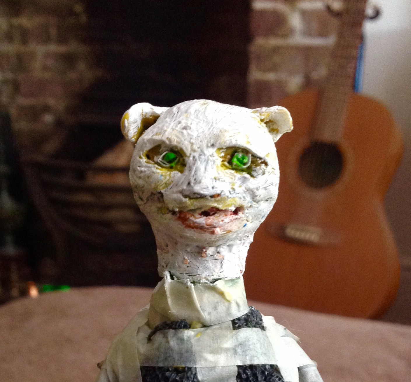 White cat plasticine head / model before adding fur