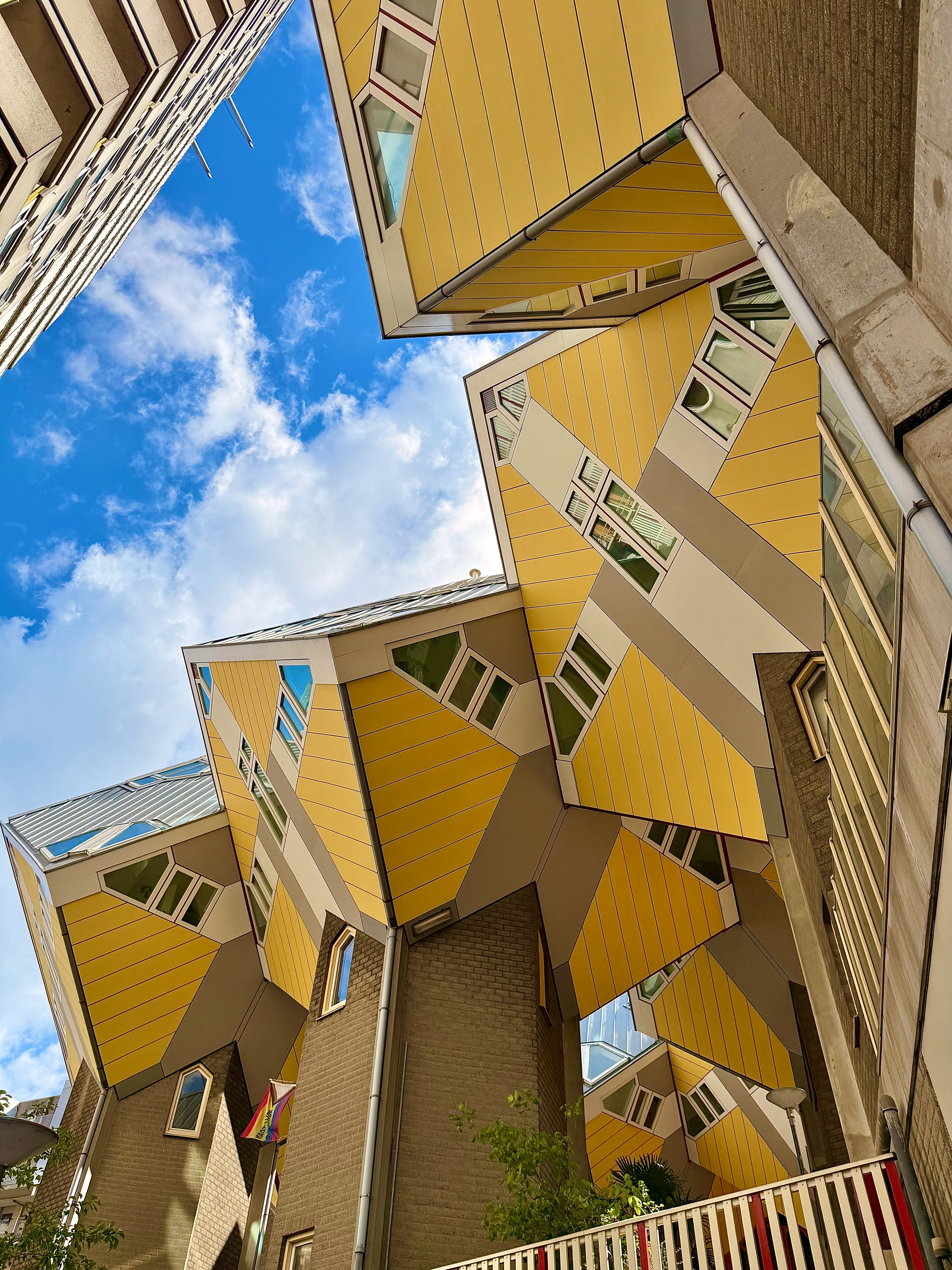 ROTTERDAM CUBE HOUSES