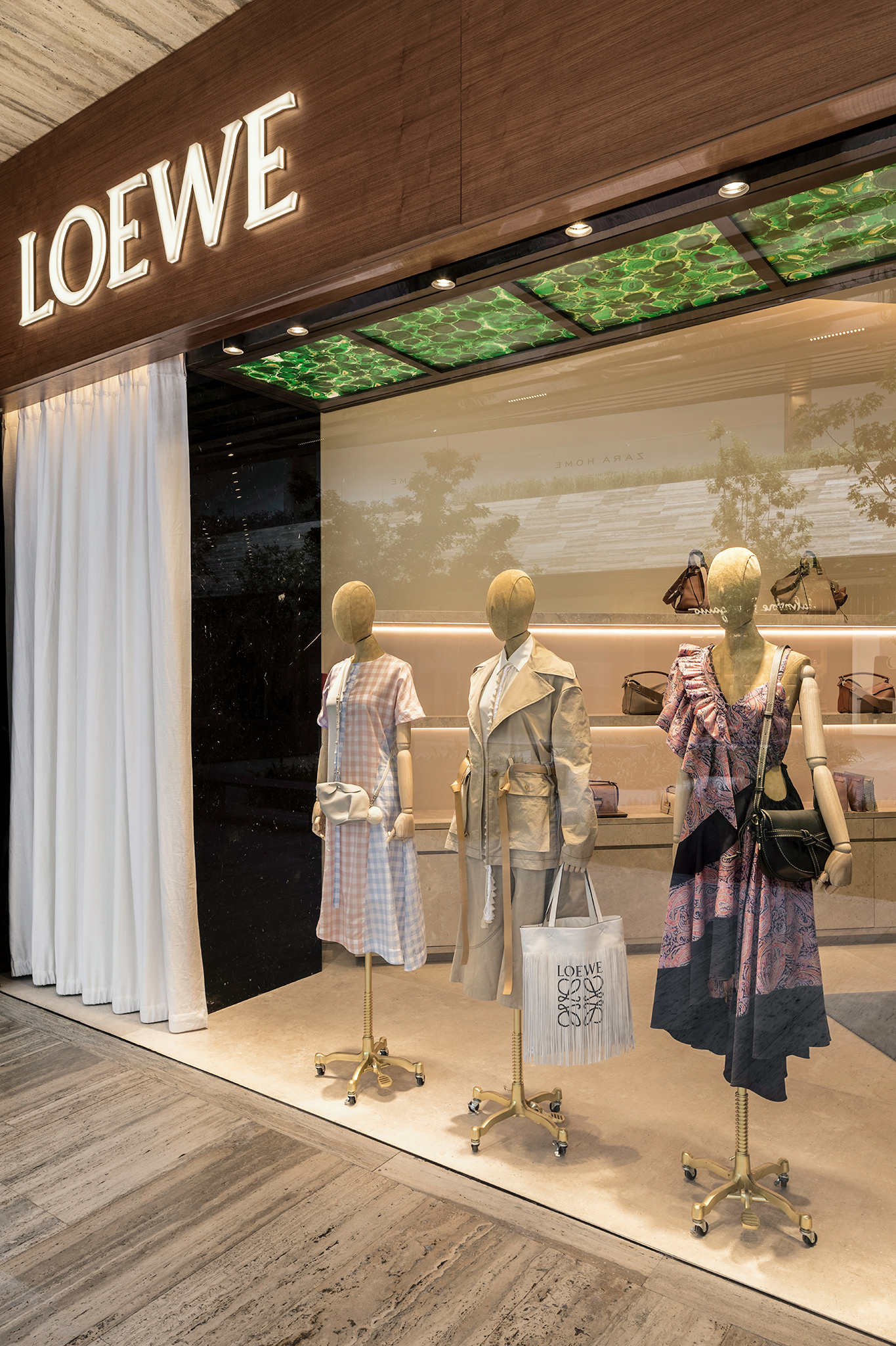 Arturo Limón - Tienda Loewe, Artz Pedregal. CDMX.