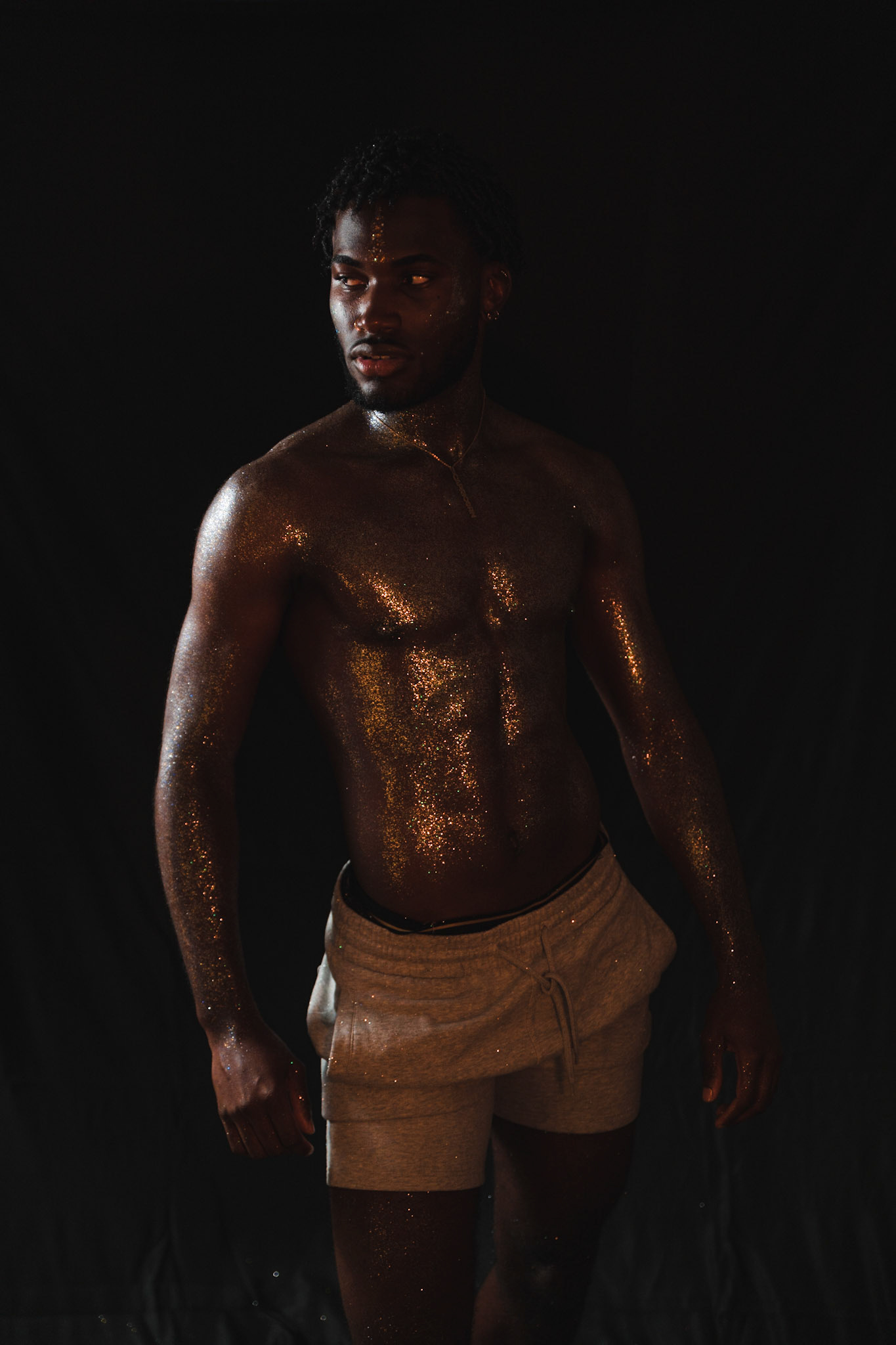 Dylan - Glitter Shoot