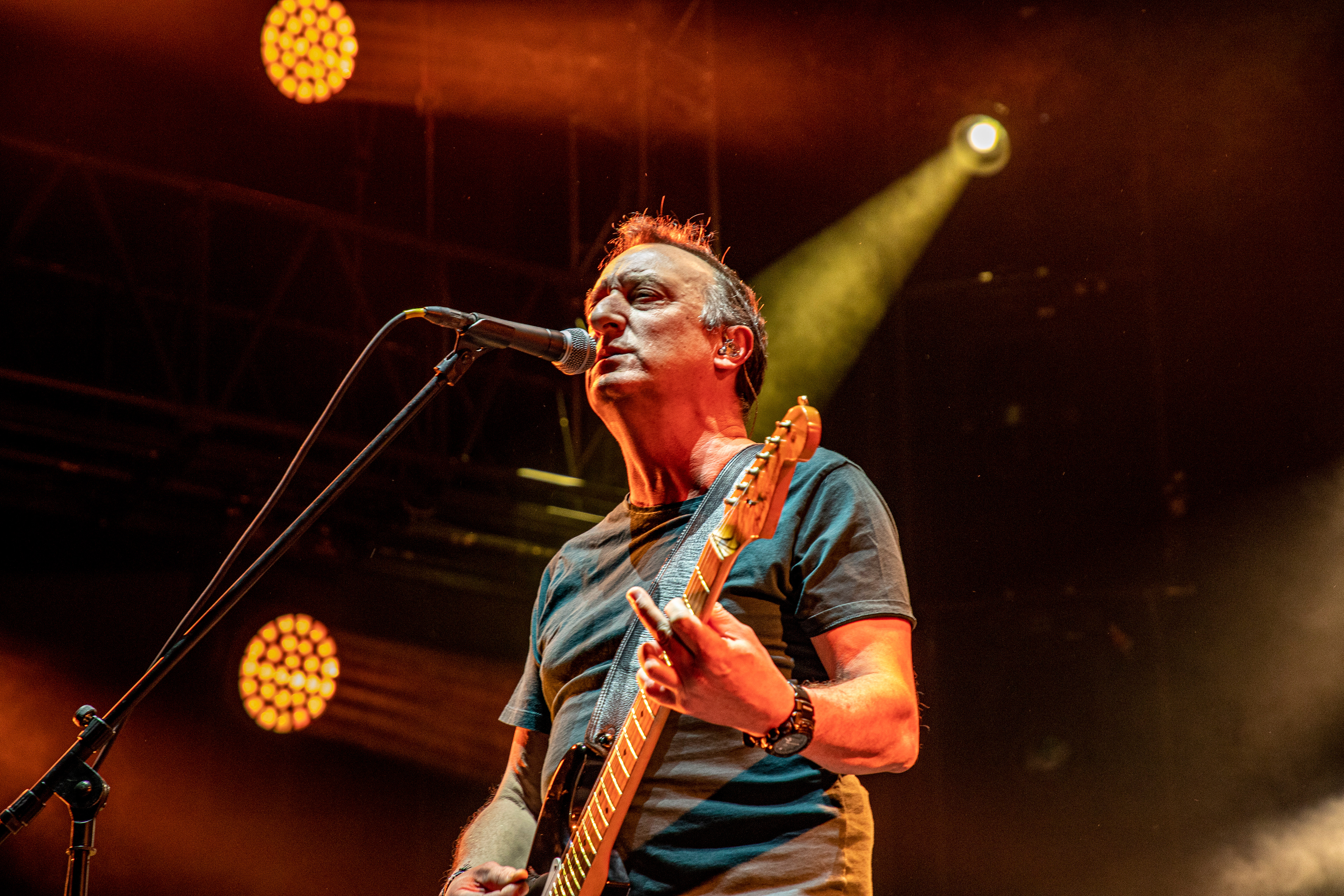 HOMBRES G