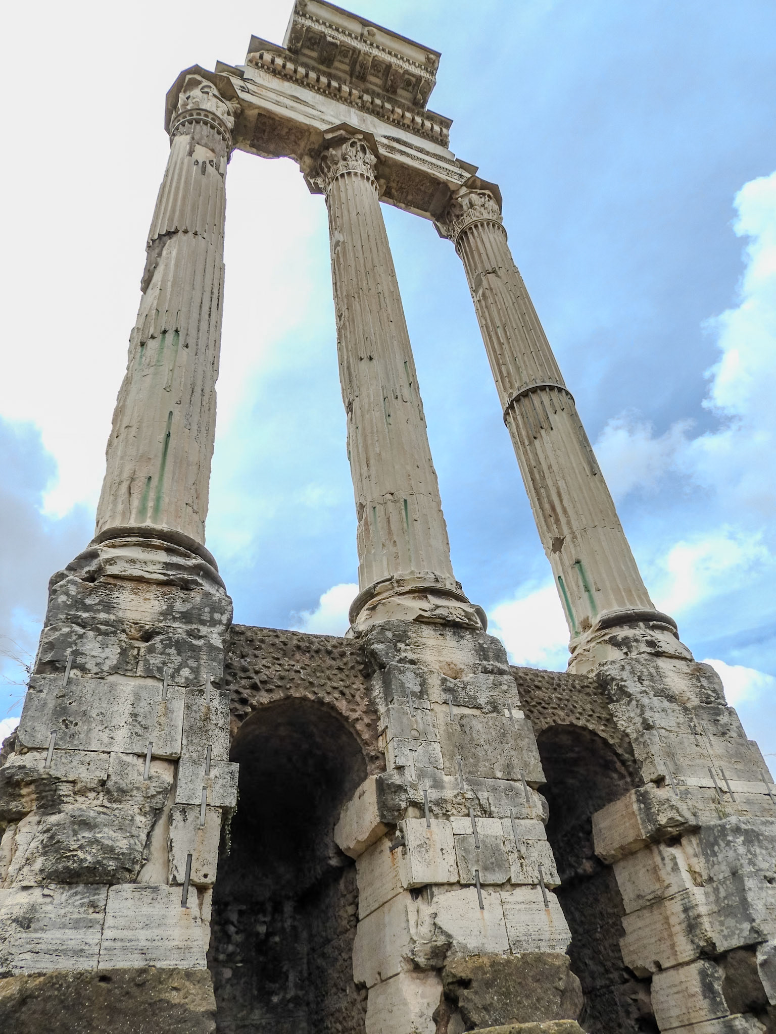 2018-05-14 14:17:46__f/3.3_1/1000 sec_Cordonata_Rome_Italy_41°53'30.084" N 12°29'9.1392" E