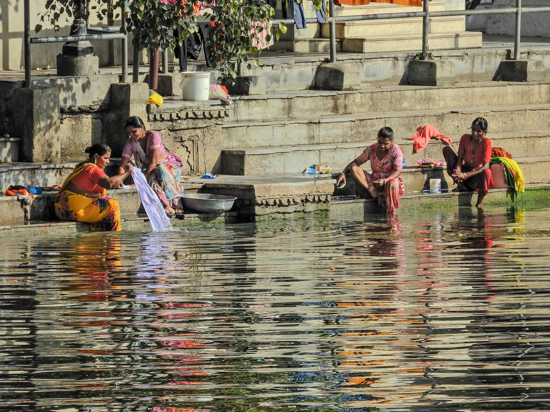 2018-02-20 15:53:11__f/5.6_1/640 sec_Jagdish Temple Road_Udaipur_India_24°34'53.202" N 73°40'52.9212" E