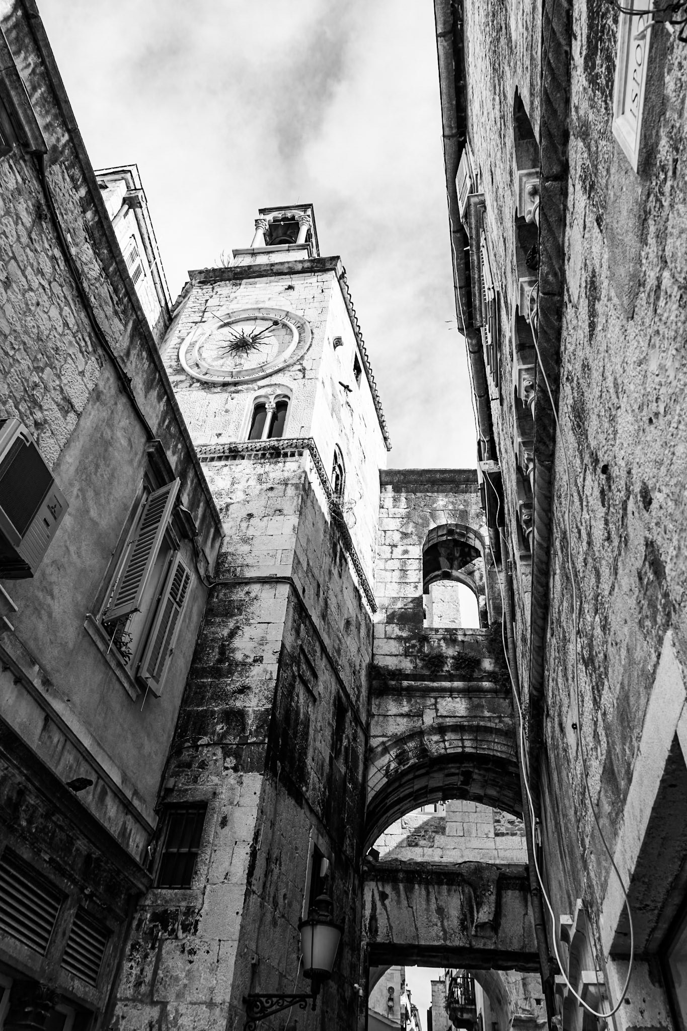 _2024-09-22__Canon__Canon EOS R3__ RF24-240mm F4-6.3 IS USM__f/8__1/250 sec__Dobri__Split__Croatia__43°30'28.5948" N 16°26'17.1168" E