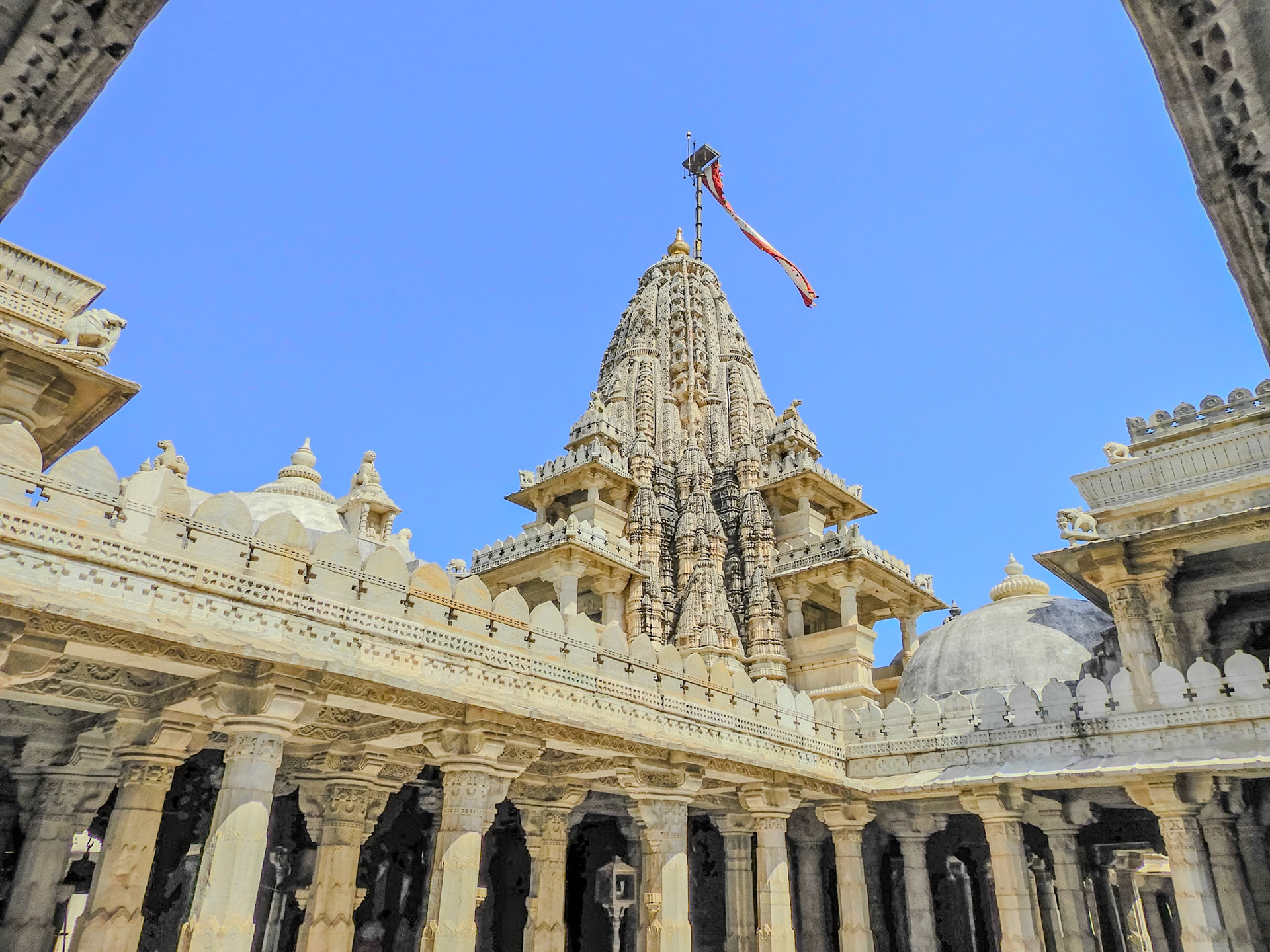 2018-02-22 13:05:19__f/3.3_1/2000 sec__Desuri Tehsil_India_25°6'55.8072" N 73°28'22.1088" E