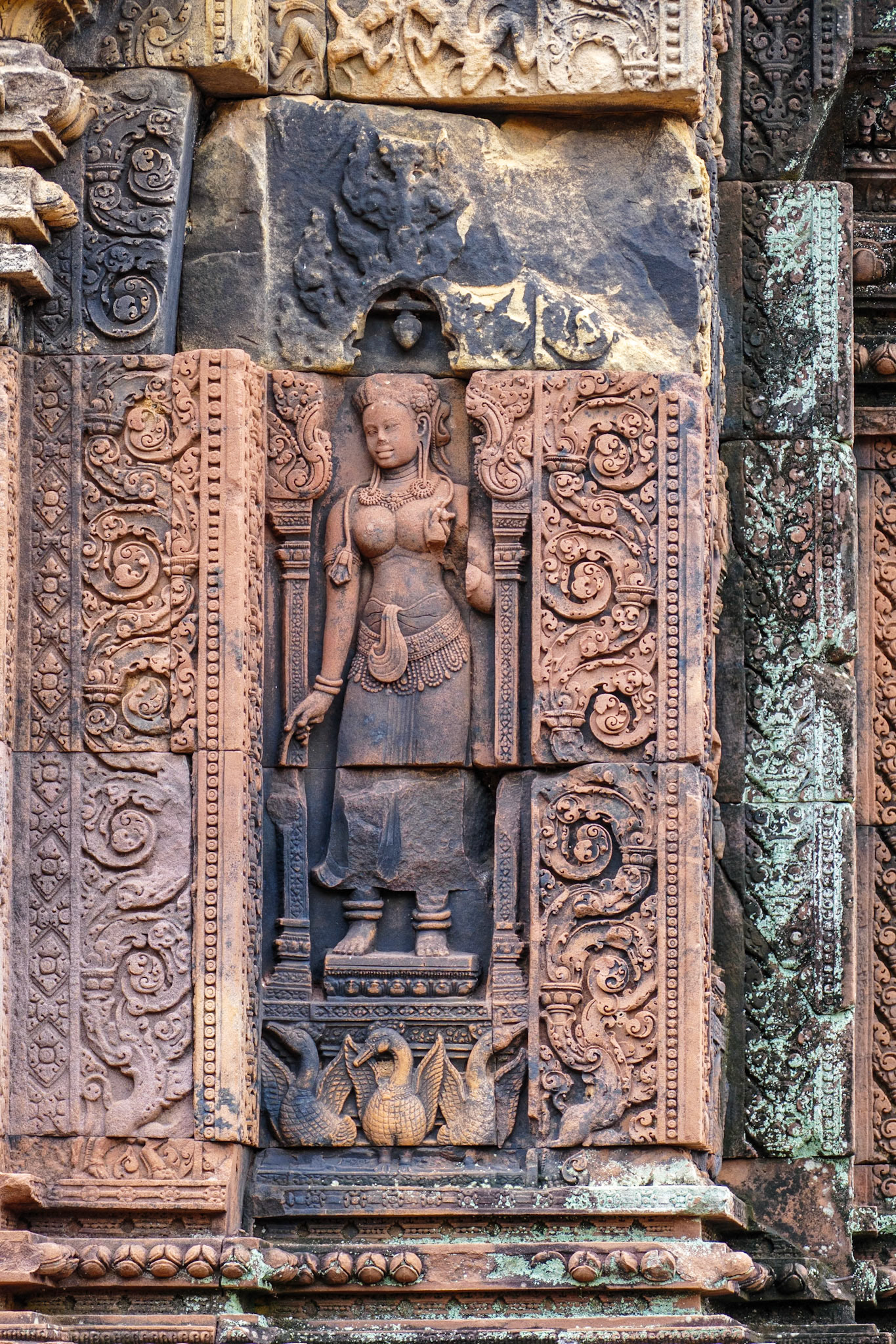 _2019-09-29__Panasonic__DMC-FZ1000__ __f/4__1/100 sec__Causeway of Banteay Srei__Ankor Wat__Cambodia__13°35'56.3964" N 103°57'46.9008" E