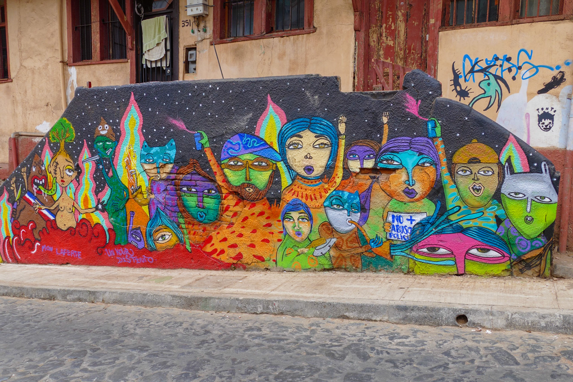 2020-01-21 14:11:11__f/3_1/1000 sec__Valparaíso_Chile_