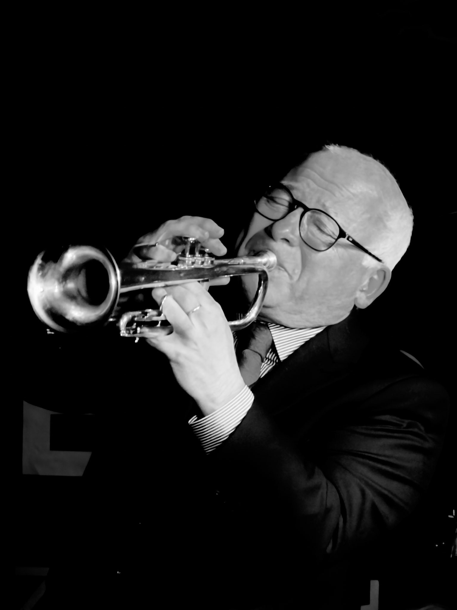 __2026-03-27______ iPhone 17 Pro back triple camera 16.891mm f/2.8__f/2.8__1/90 sec__The Hub High Street__Wraysbury__England__51°27'26.506" N 0°33'15.3253" W