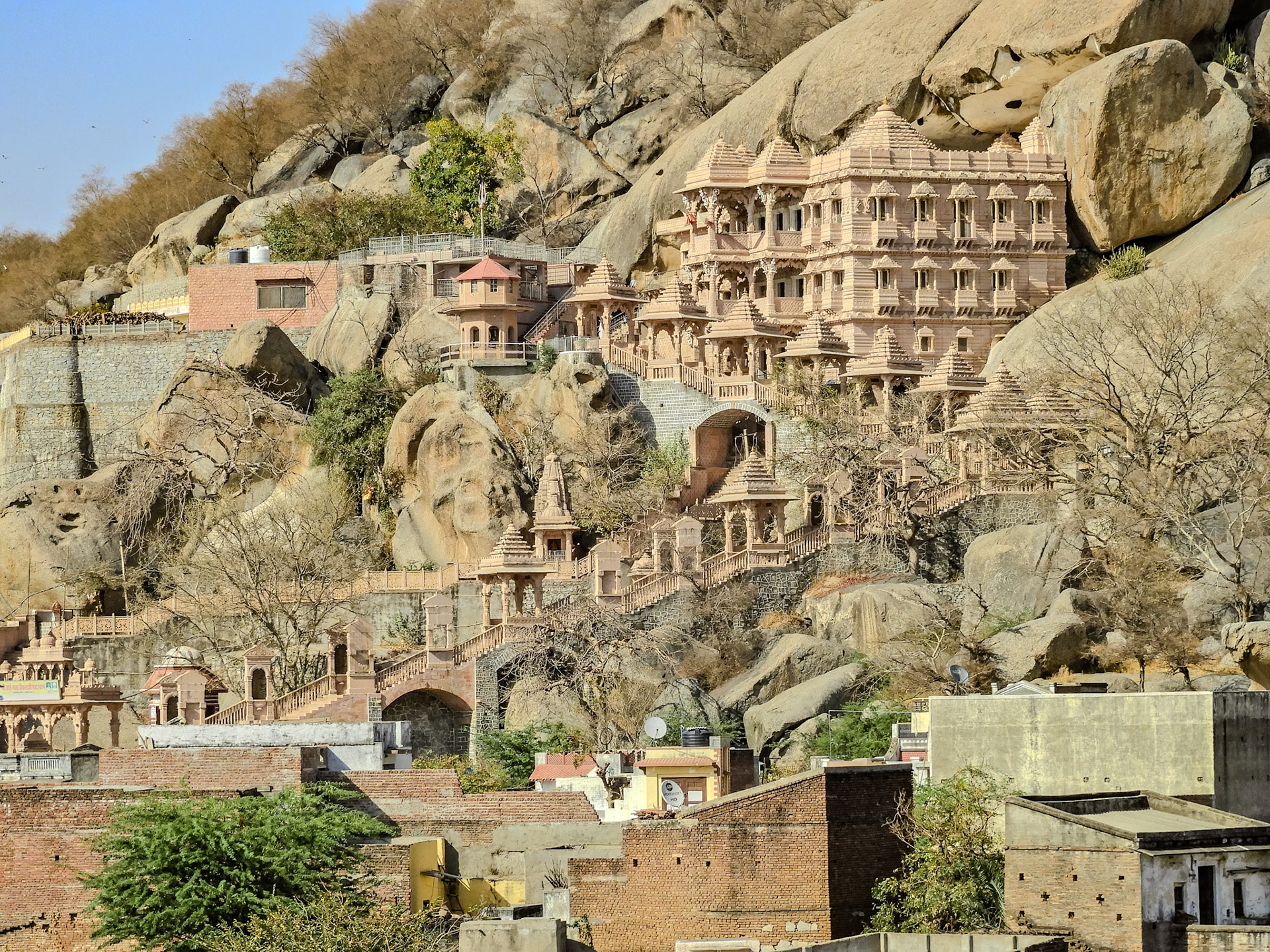 2018-02-22 15:45:14__f/5.2_1/800 sec_Shri Adinath Jain Temple_Narlai_India_25°19'0.066" N 73°32'8.7252" E